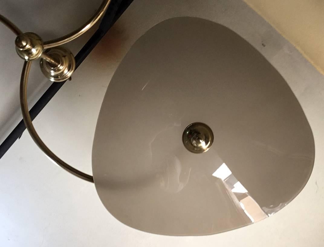 Vetro Lampadario italiano in stile Midcentury Moderne in vetro e doratura in vendita