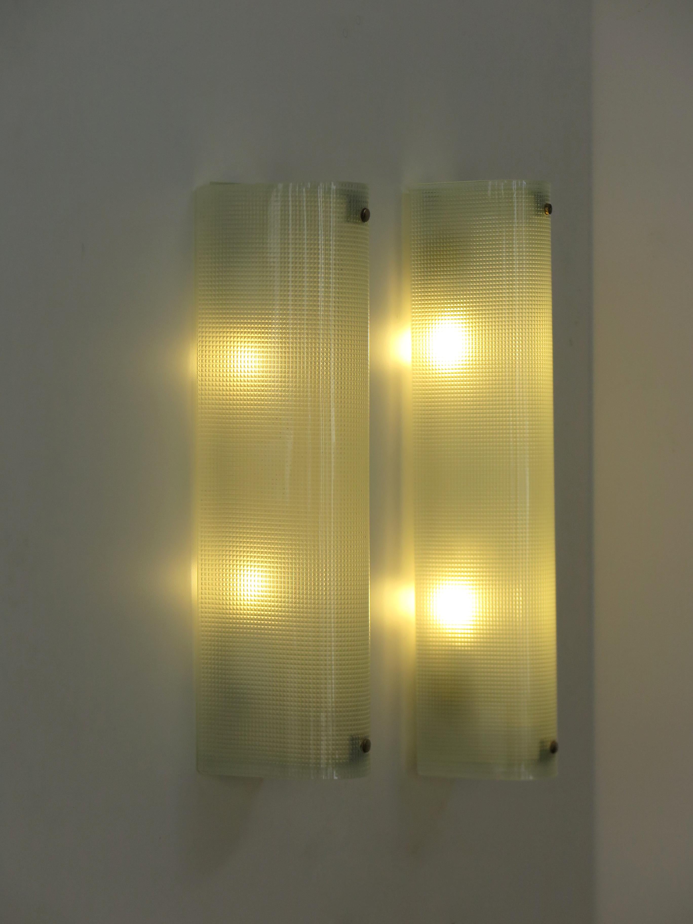 Italian Midcentury Moderrn Design Glass Sconces Wall Lights, 1950s Moderno de mediados de siglo en venta