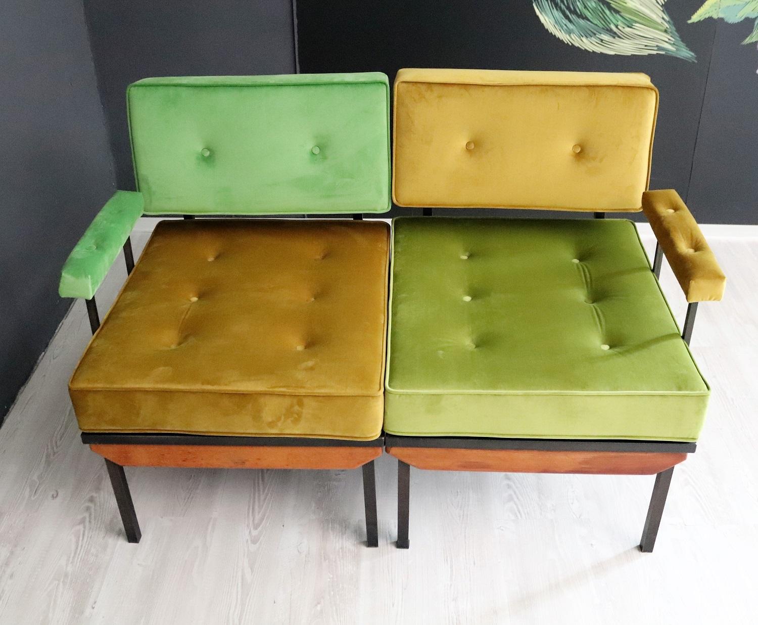 Italian Midcentury Modular Sofa Restored with Velvet, 1960s 6