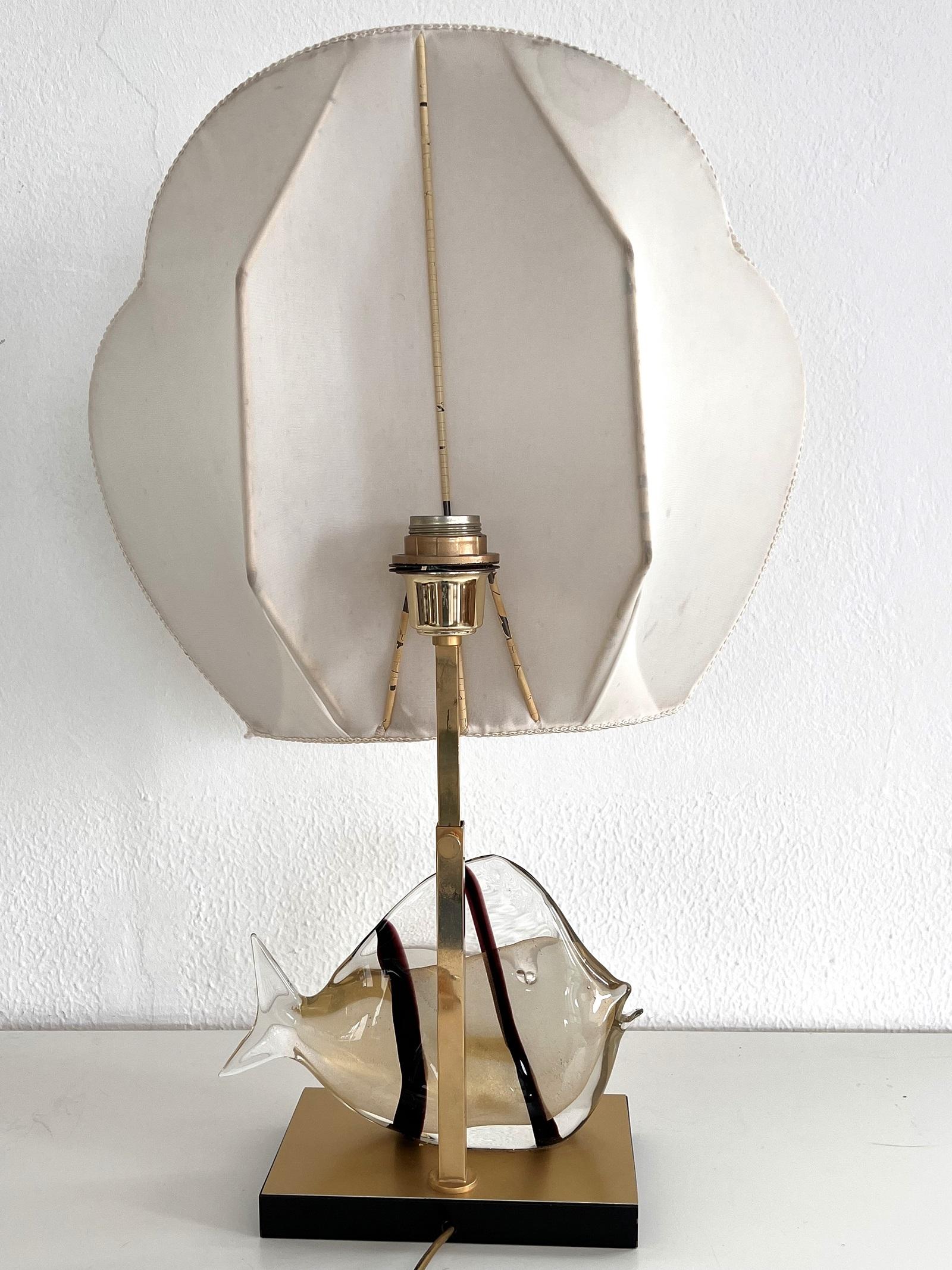Italian Midcentury Murano Fish Glass and Brass Table Lamp, 1970s For Sale 5