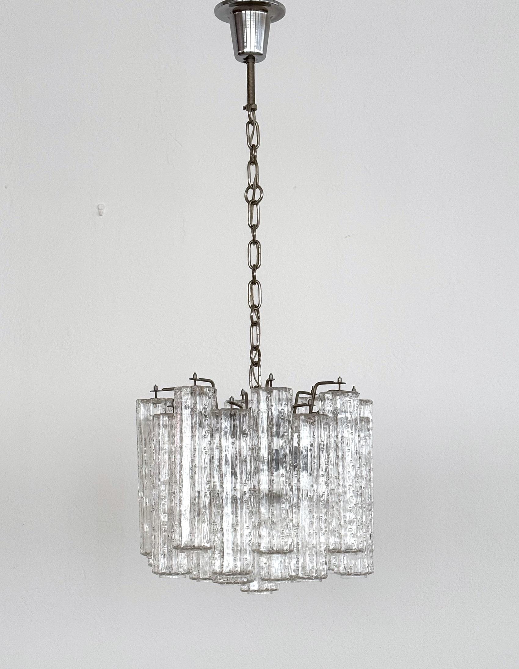 Italian Midcentury Murano Glass Chandelier with 24 glass tubes, 1960s en vente 2
