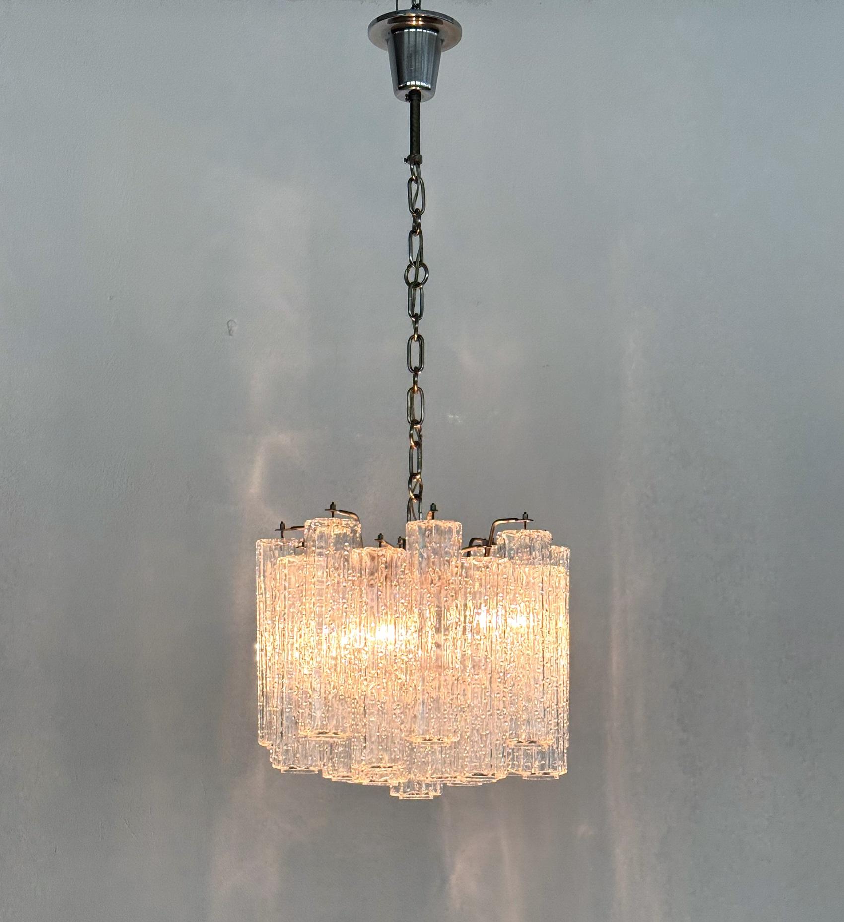 Italian Midcentury Murano Glass Chandelier with 24 glass tubes, 1960s en vente 3