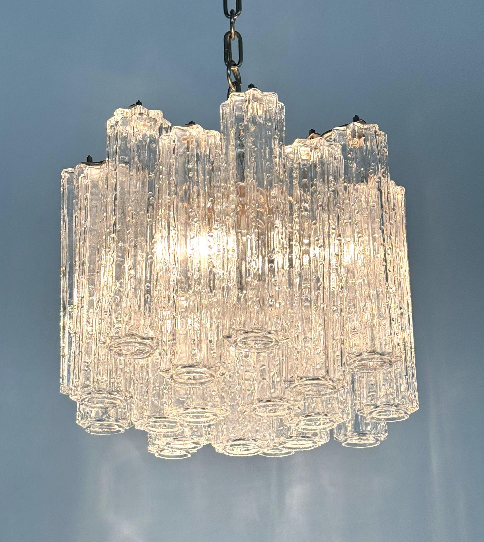 Italian Midcentury Murano Glass Chandelier with 24 glass tubes, 1960s en vente 5