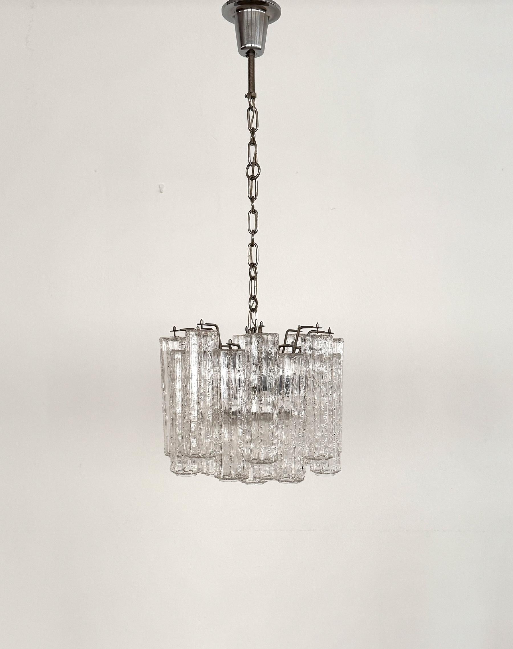Mid-Century Modern Italian Midcentury Murano Glass Chandelier with 24 glass tubes, 1960s en vente