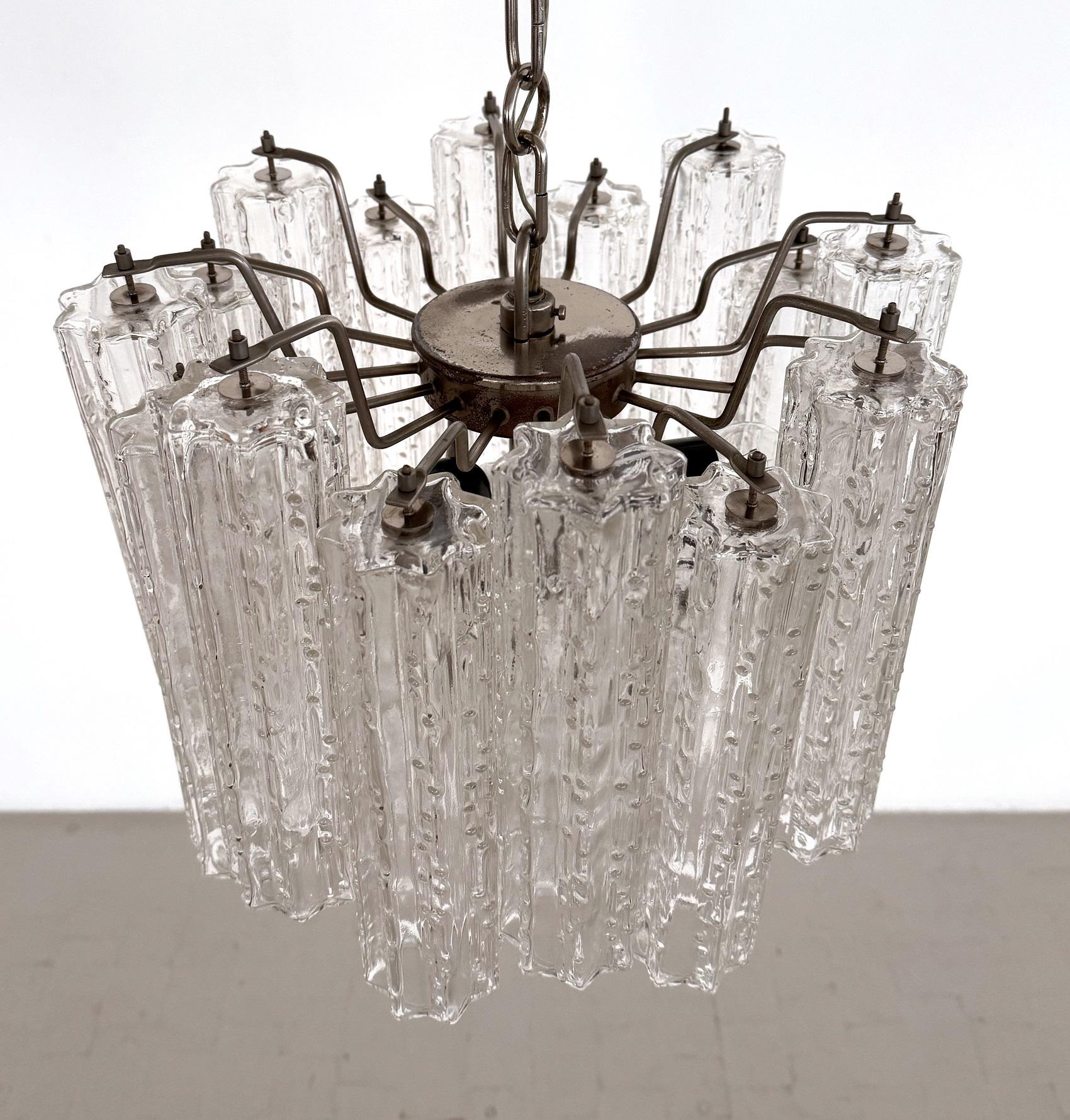 Verre Italian Midcentury Murano Glass Chandelier with 24 glass tubes, 1960s en vente