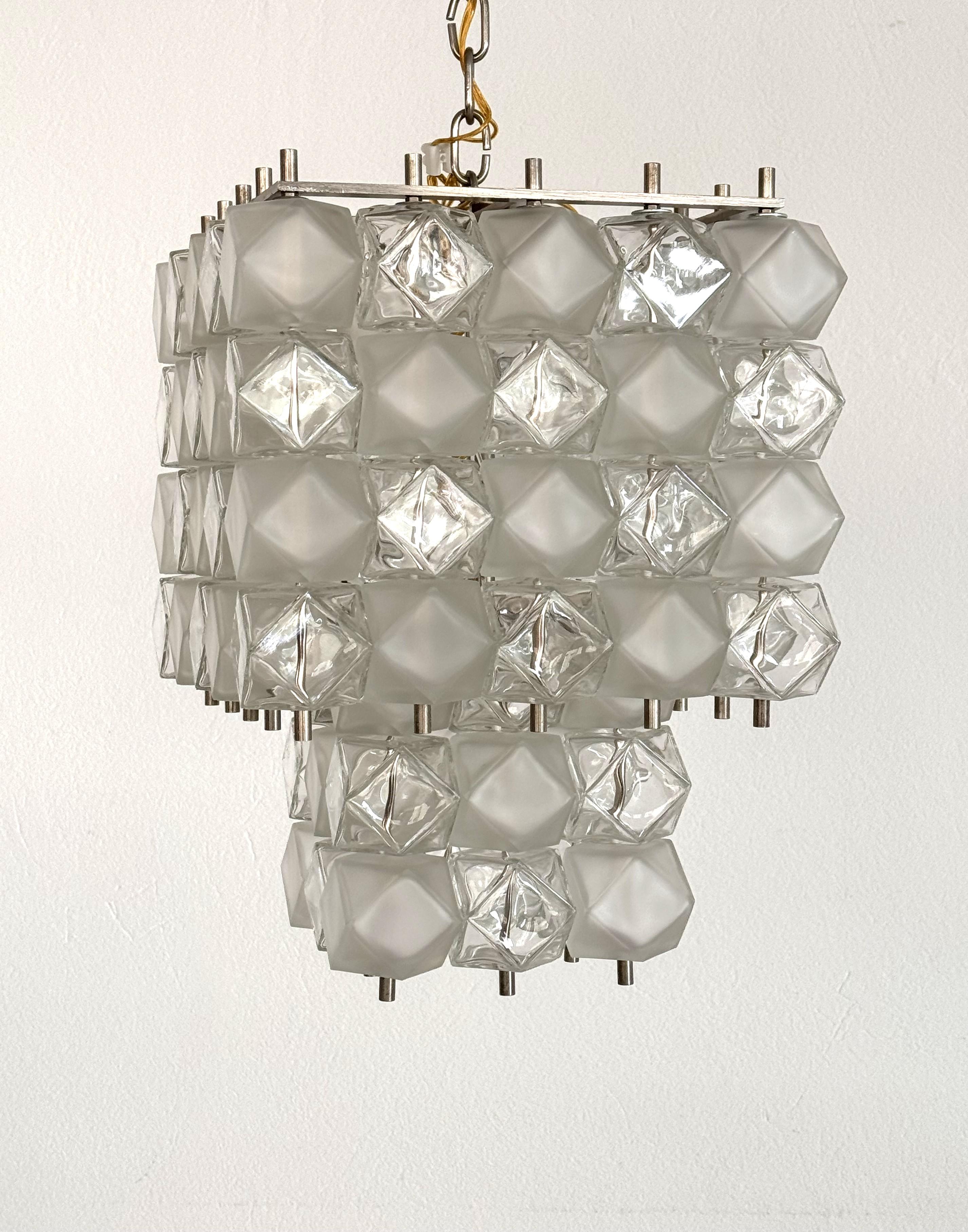 Araña geométrica italiana de cristal de Murano de mediados de siglo, por Interlux, años 60 Hecho a mano en venta