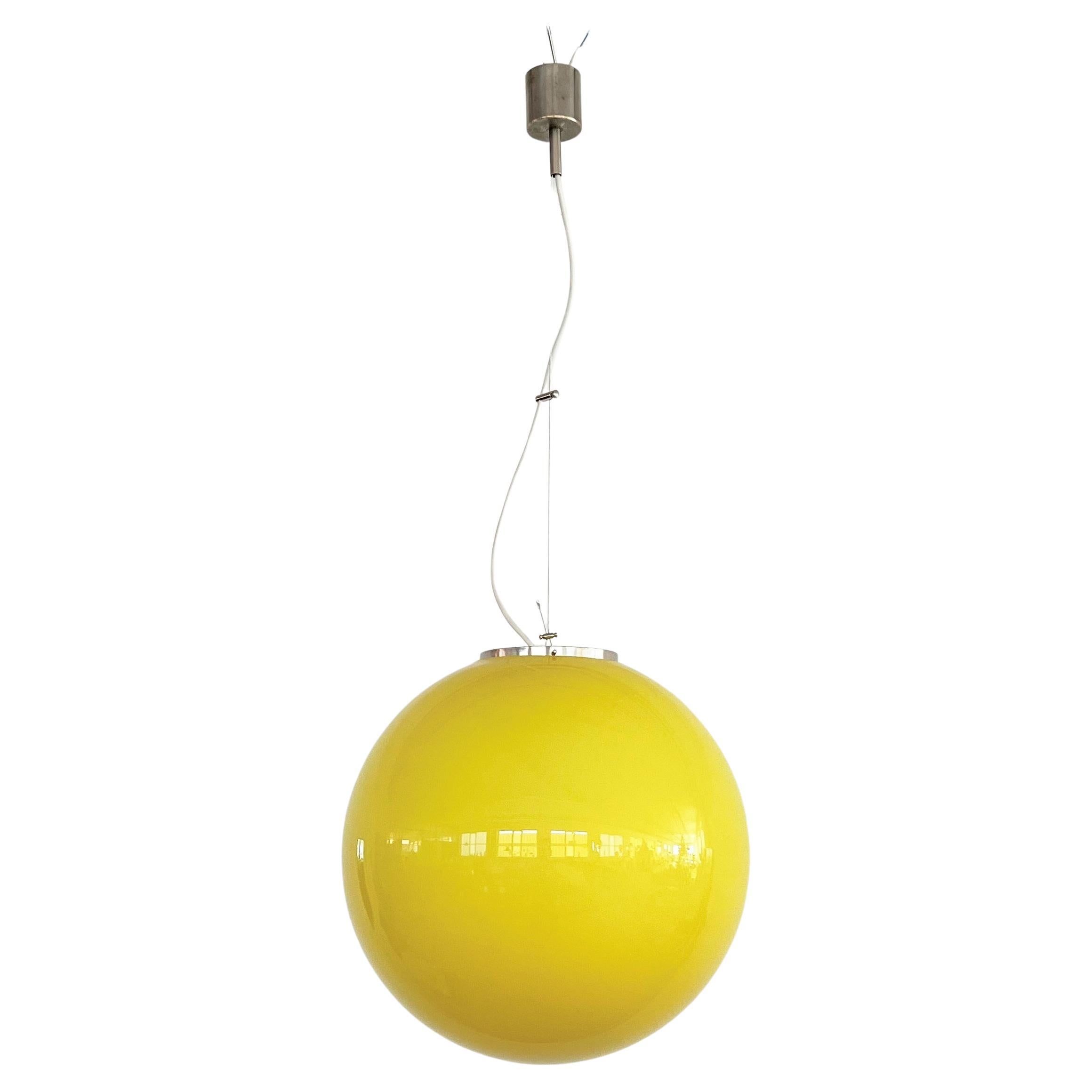 Italian Midcentury Murano Glass Globe Chandelier in Yellow and Plated Brass For Sale