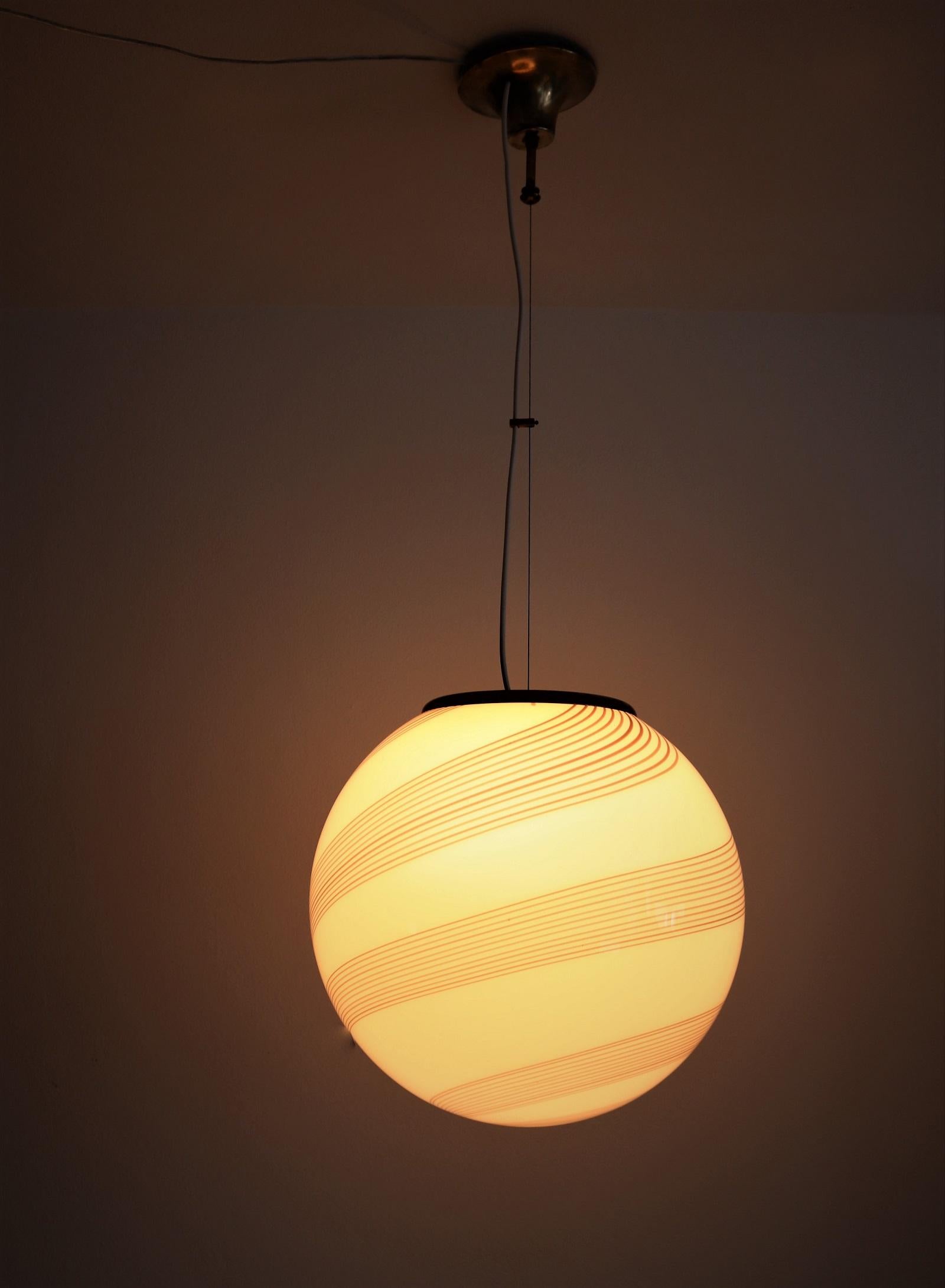 Italian Midcentury Murano Glass Globe Chandelier with Brass Details, 1950s 4