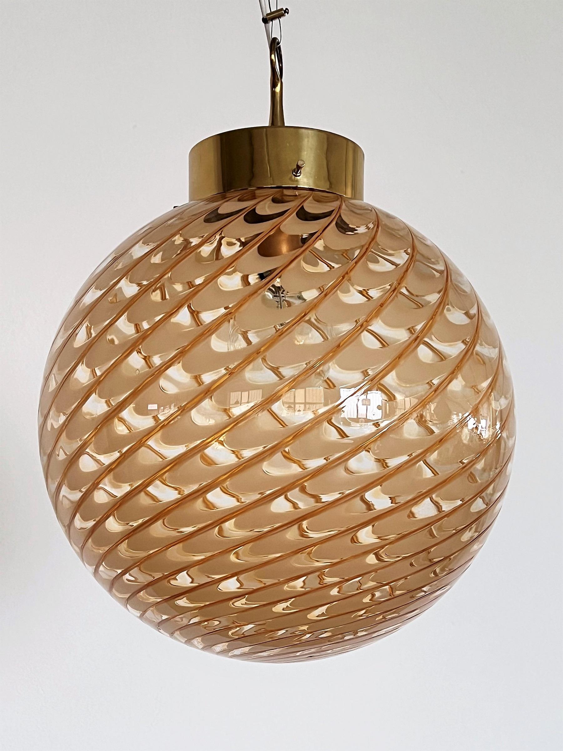 Italian Midcentury Murano Glass Globe Chandelier with Brass Details, 1970s For Sale 11