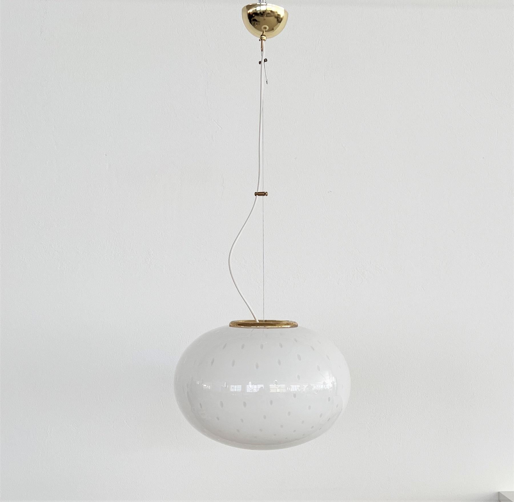 Italian Midcentury Murano Glass Globe Chandelier with Dots and Metal Details In Good Condition In Morazzone, Varese