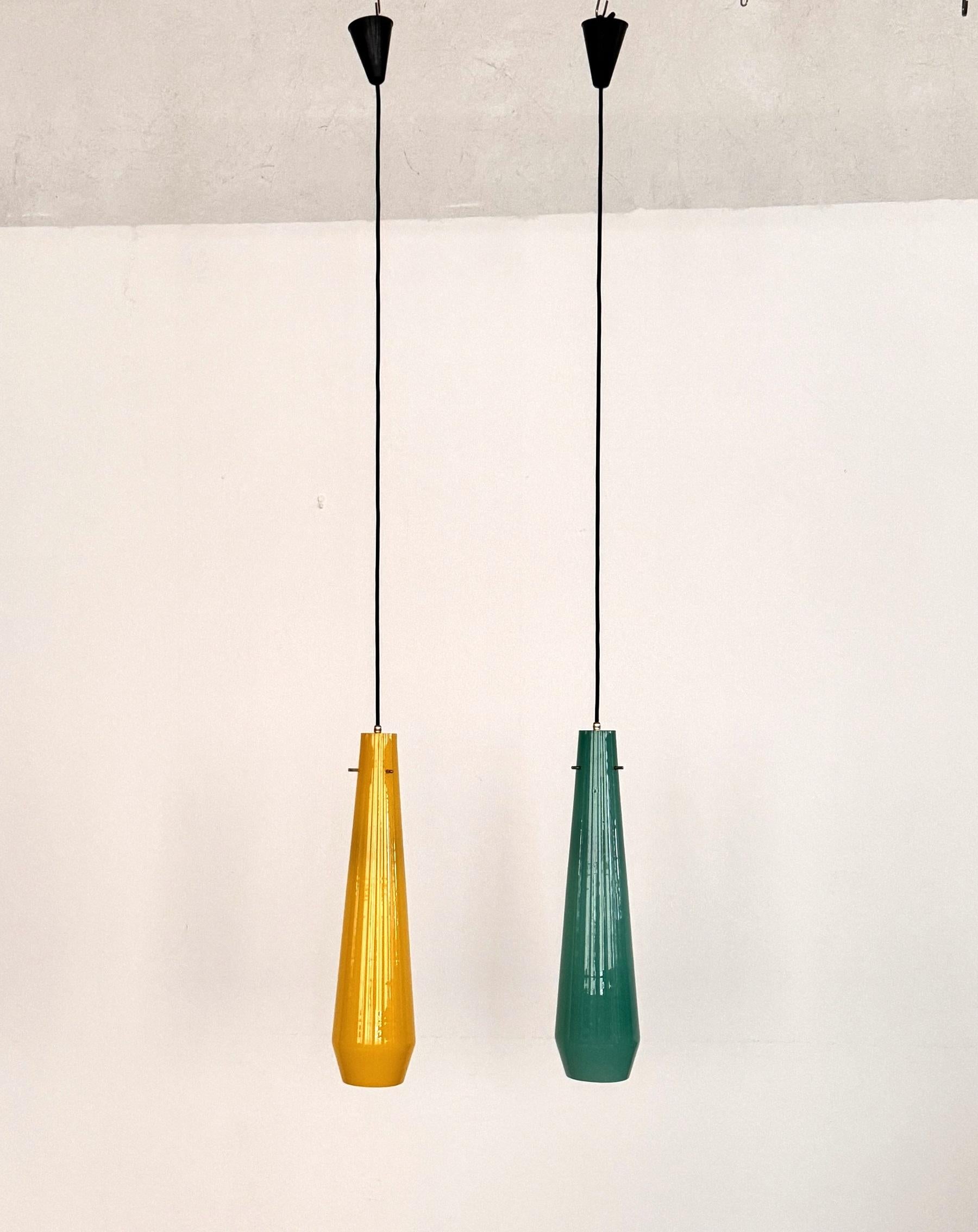Mid-Century moderno Ciondoli in vetro di Murano del Medioevo in verde e giallo di Vistosi, anni '70 in vendita
