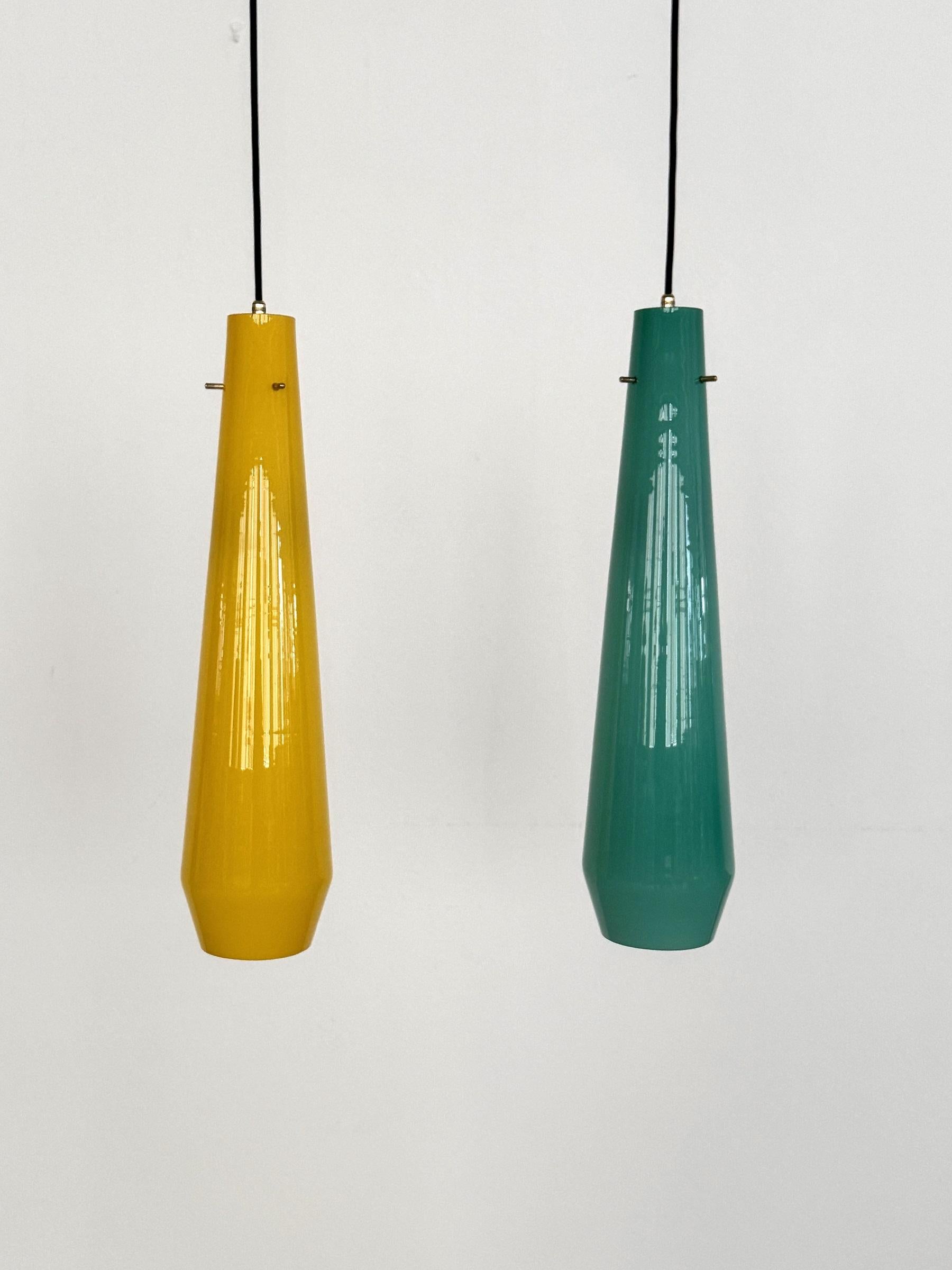 Italiano Ciondoli in vetro di Murano del Medioevo in verde e giallo di Vistosi, anni '70 in vendita