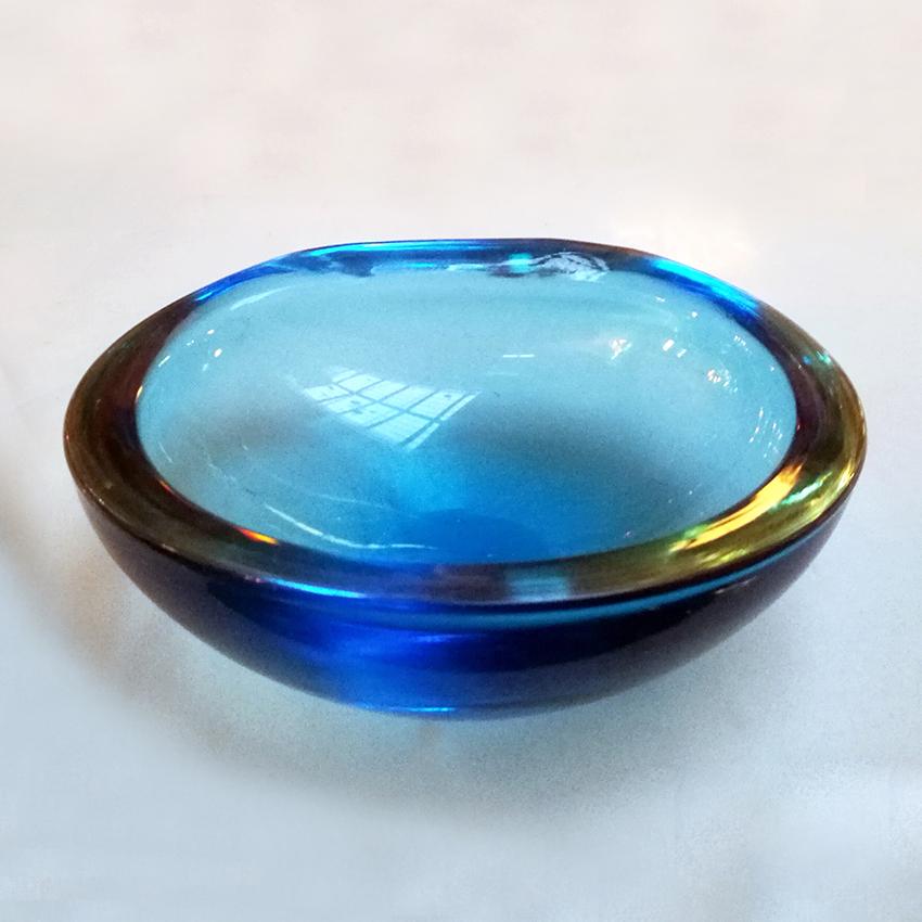 Mid-Century moderno Vaso in vetro di Murano della serie Sommersi, anni '50, Italia del Medioevo in vendita