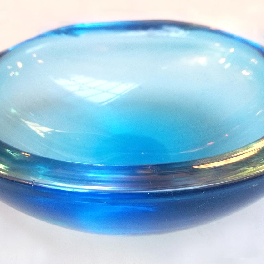 Metà XX secolo Vaso in vetro di Murano della serie Sommersi, anni '50, Italia del Medioevo in vendita