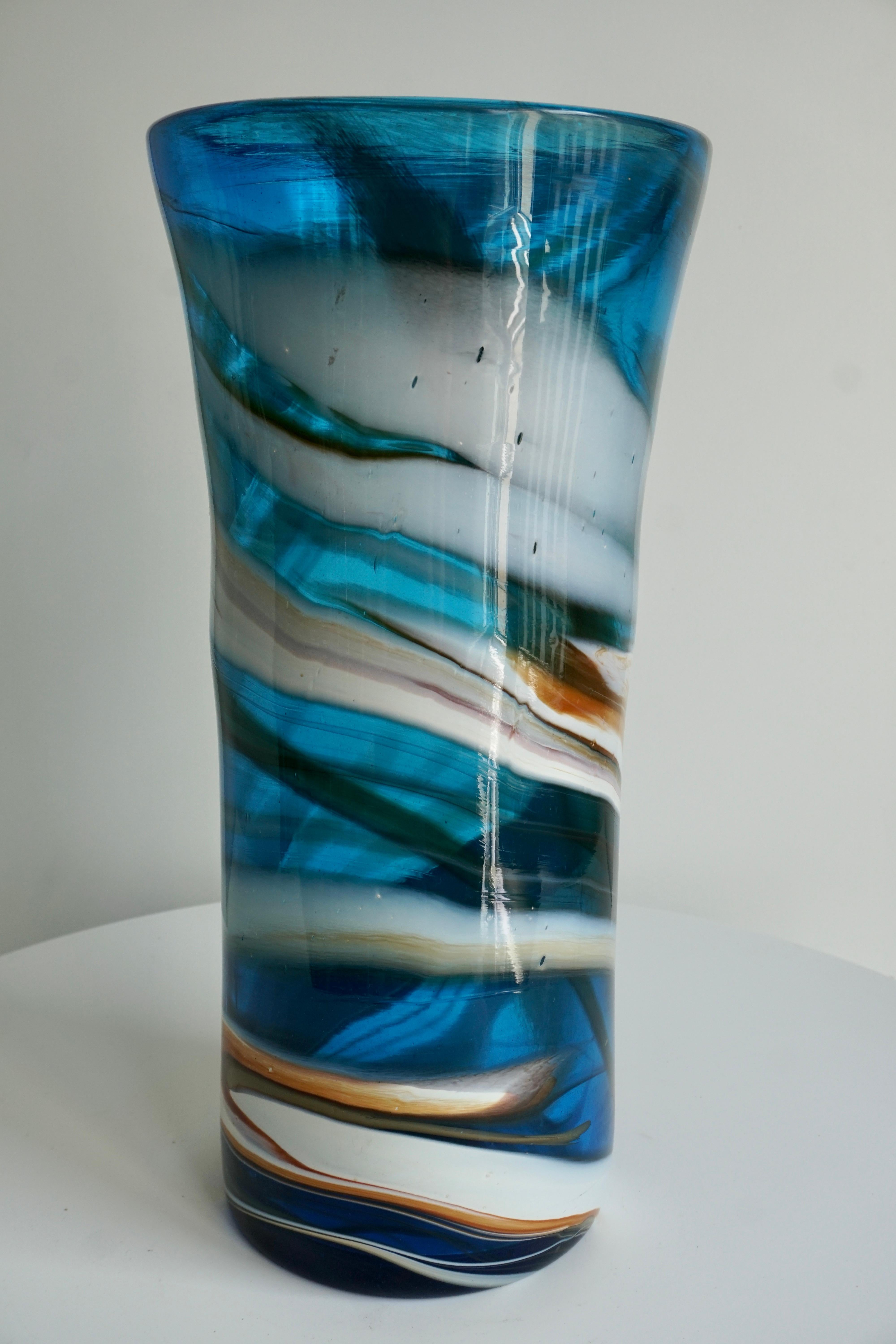 A 20th century vintage Italian large vase in blue with abstract pattern. 
Italy, circa 1970s-1980s. 
A beautiful decorative object.

Height 15.7
