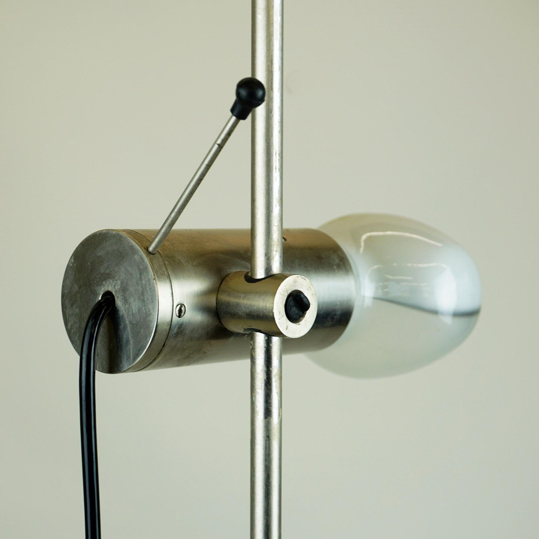 Italian Midcentury Nickel-Plated Floor Lamp Model 387 by Tito Agnoli for Oluce In Good Condition In Vienna, AT