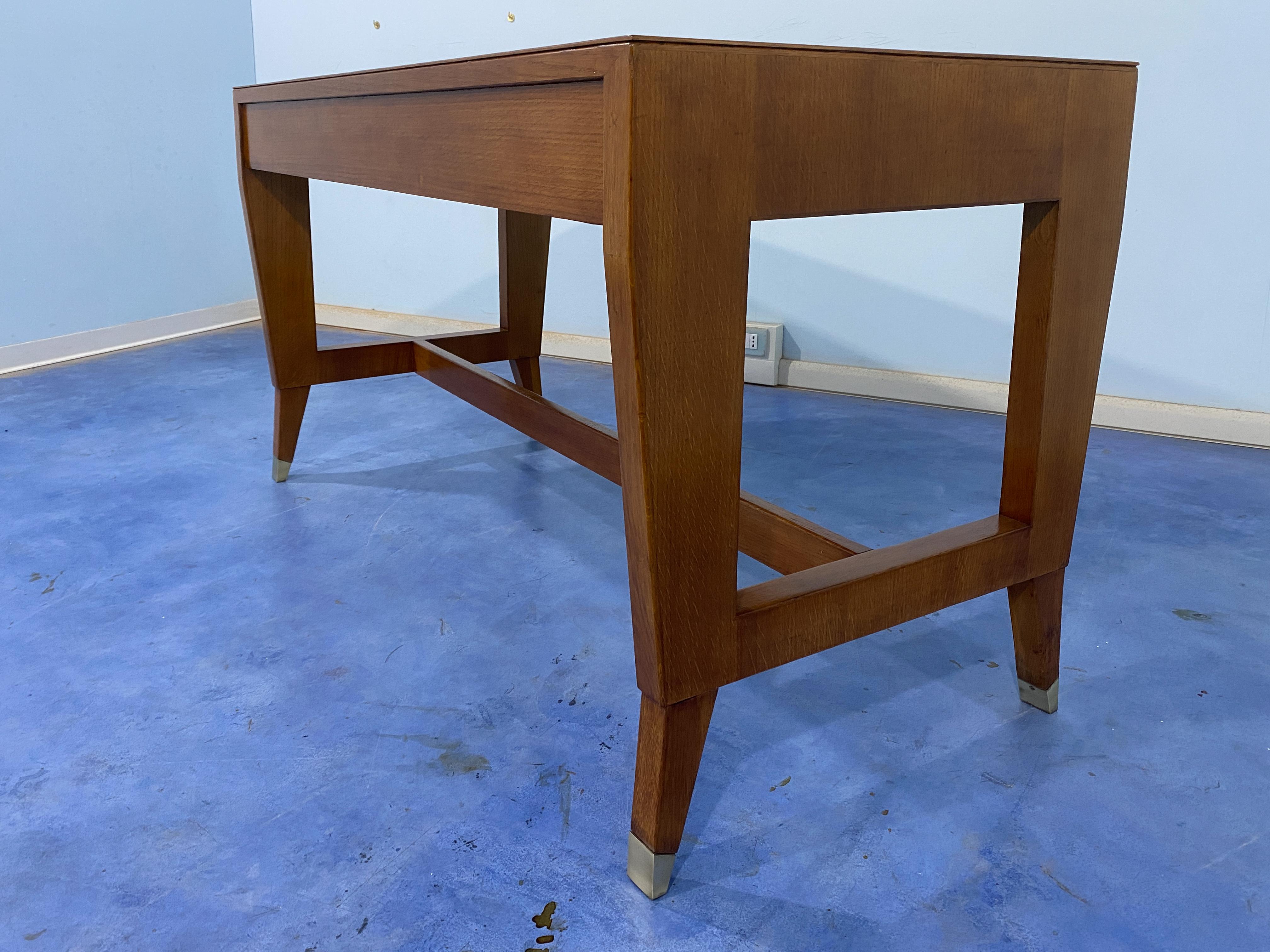 Italian Midcentury Oak Executive Desk Designed by Gio' Ponti in 1950 for BNL 10