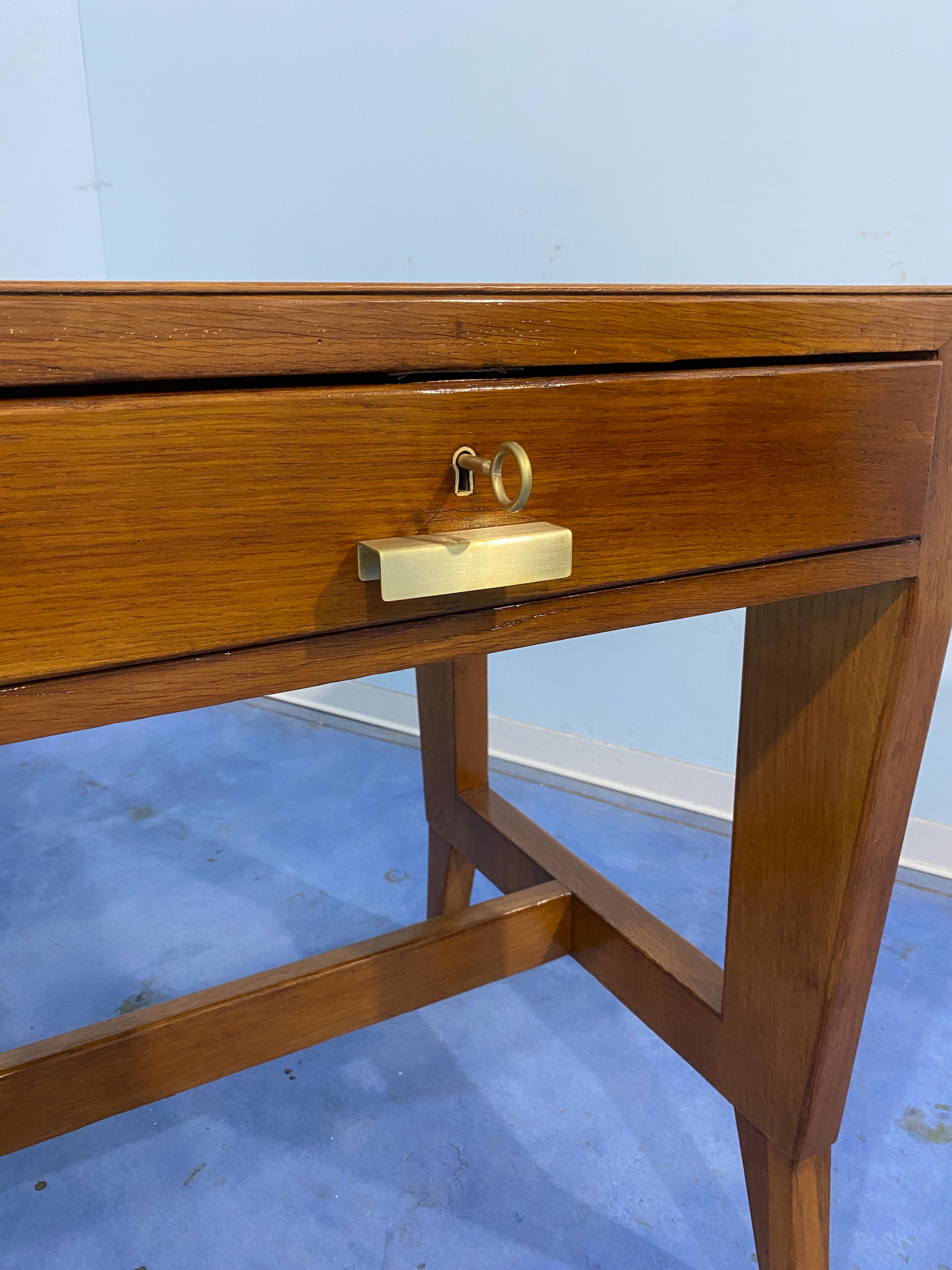 Mid-20th Century Italian Midcentury Oak Executive Desk Designed by Gio' Ponti in 1950 for BNL