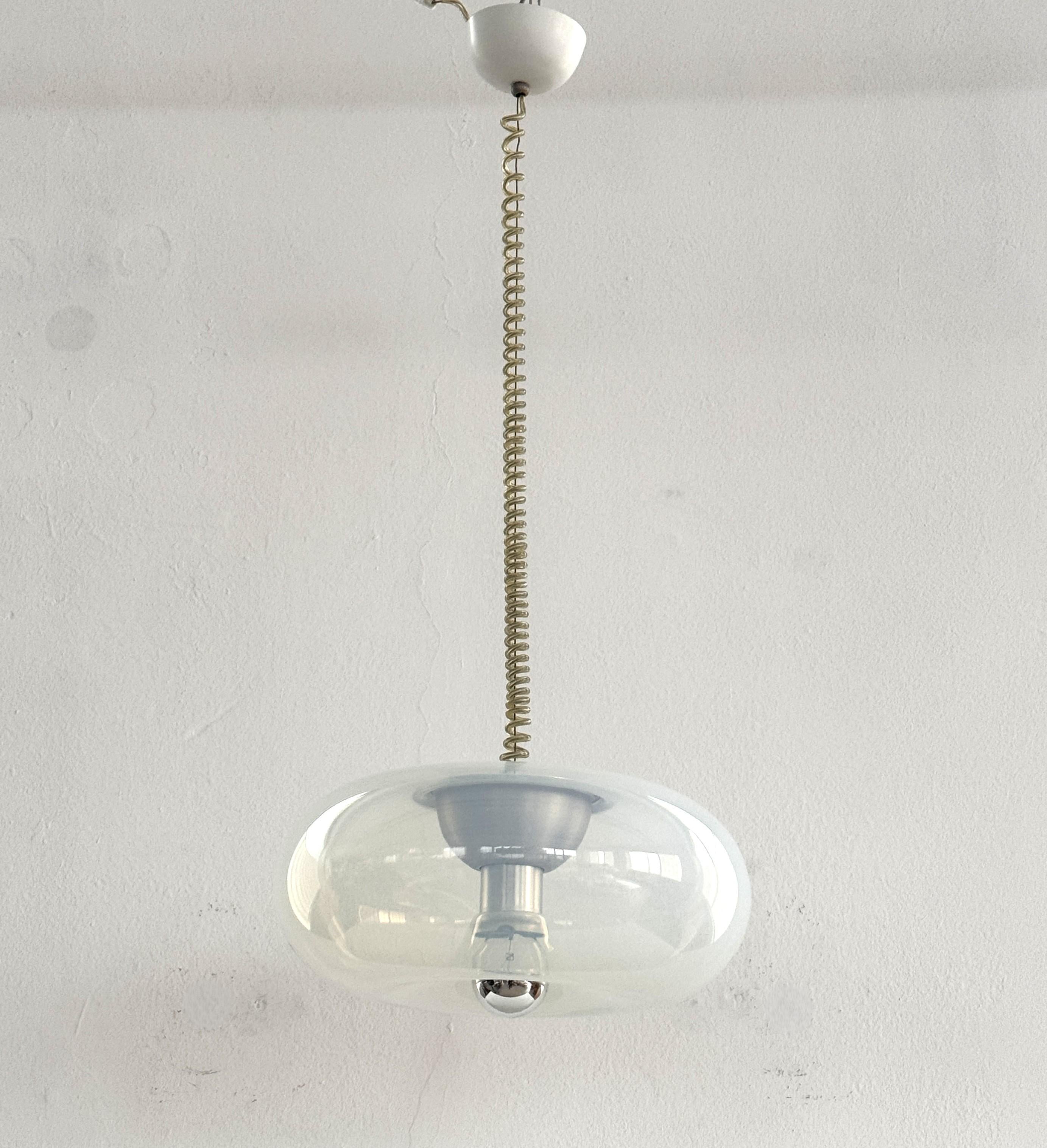 Mid-Century Modern Lampe suspendue en opaline MEDUSA par Carlo Nason pour Leucos, 1970 en vente