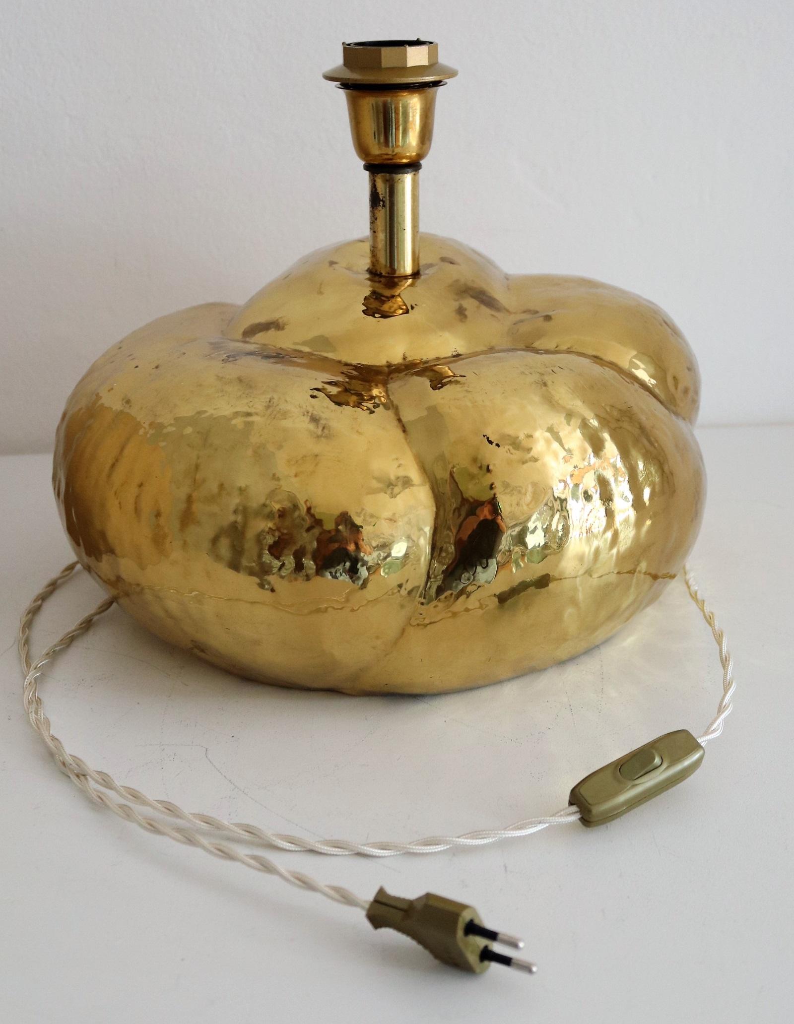 Italian Midcentury Organic Artisan Brass Table Lamp in Pumpkin Shape, 1950s 6