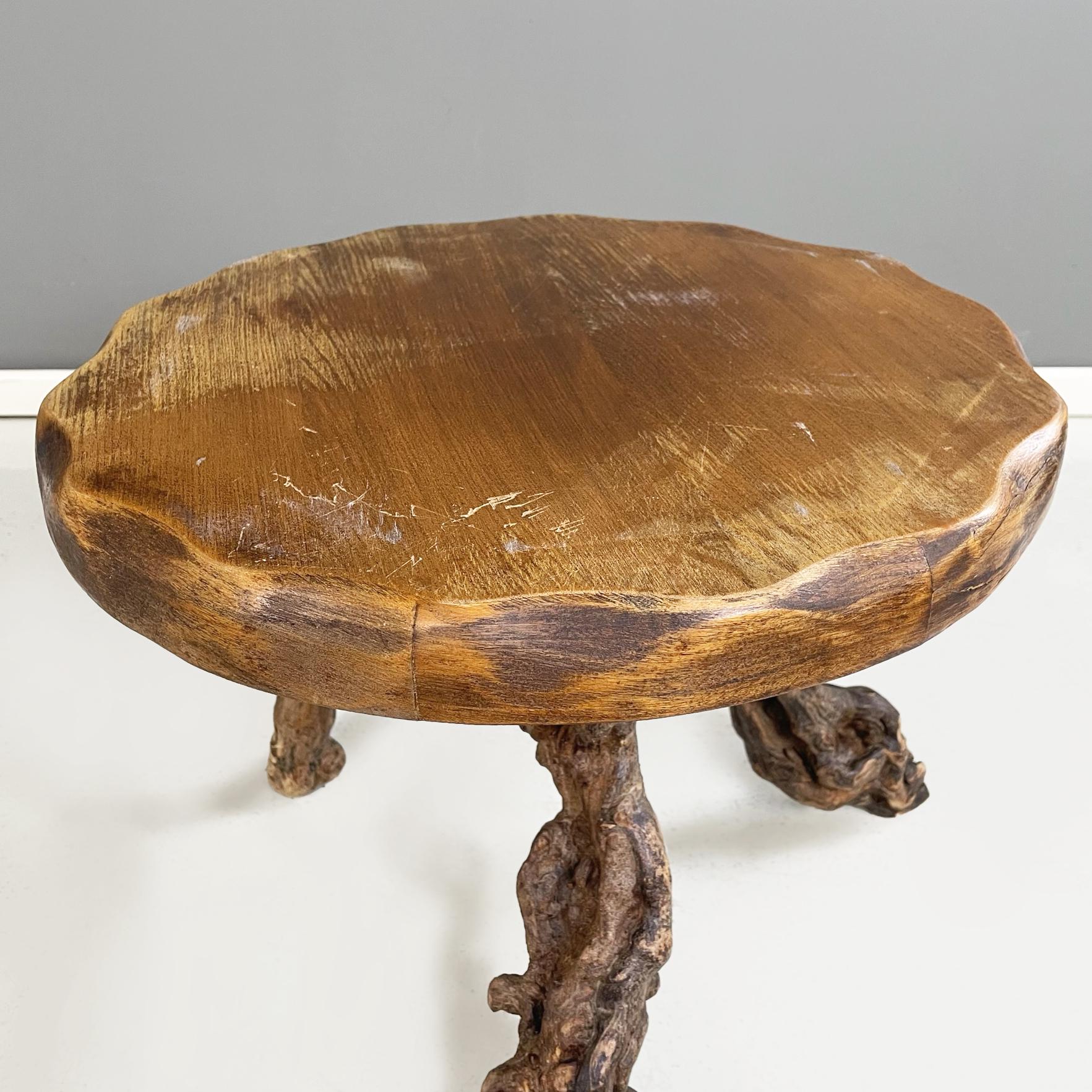 Italian midcentury organic Rustic round coffee table in wood and branches, 1950s In Fair Condition For Sale In MIlano, IT