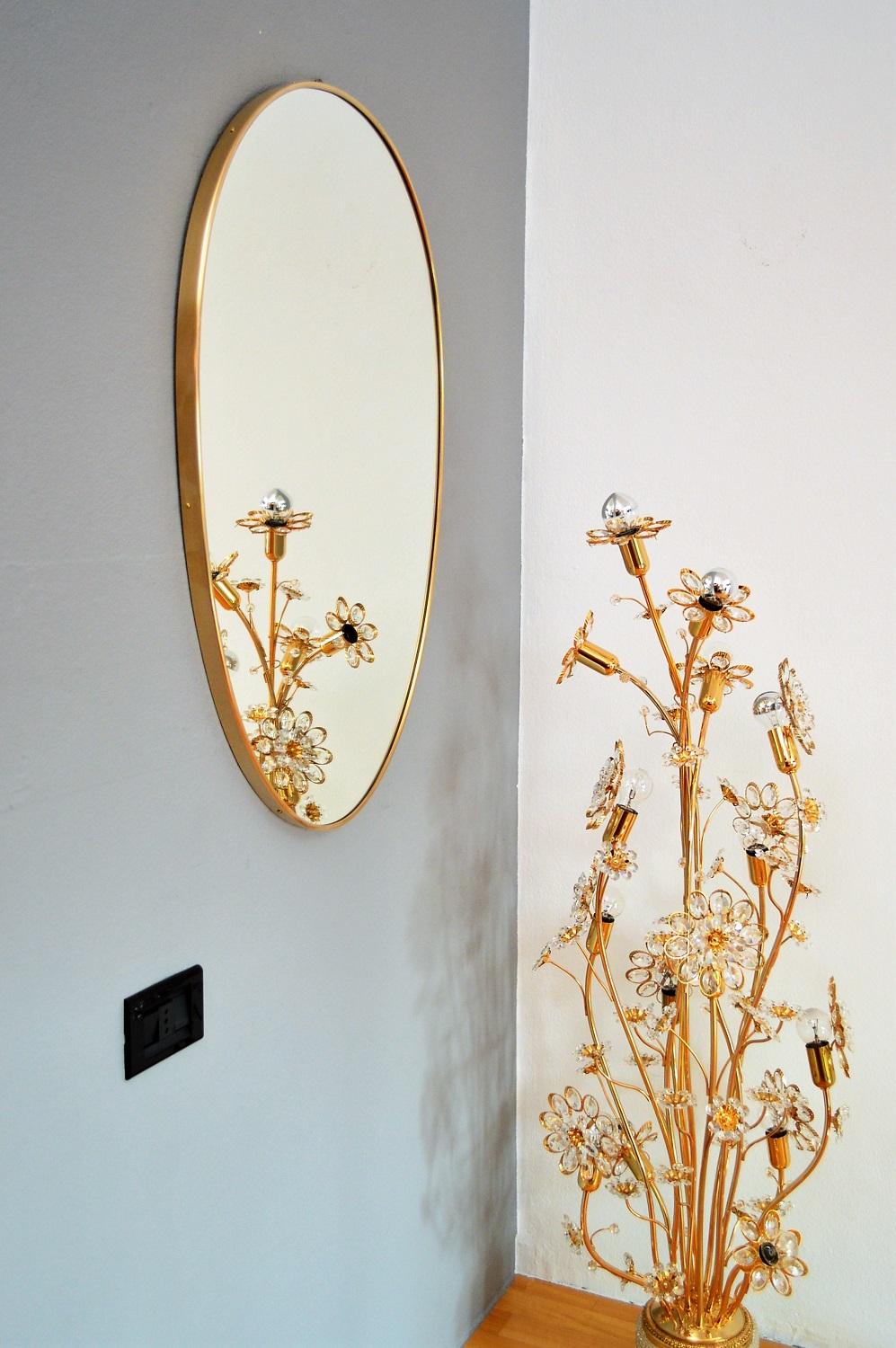 Italian Midcentury Oval Brass Wall Mirror, 1950s In Excellent Condition In Morazzone, Varese