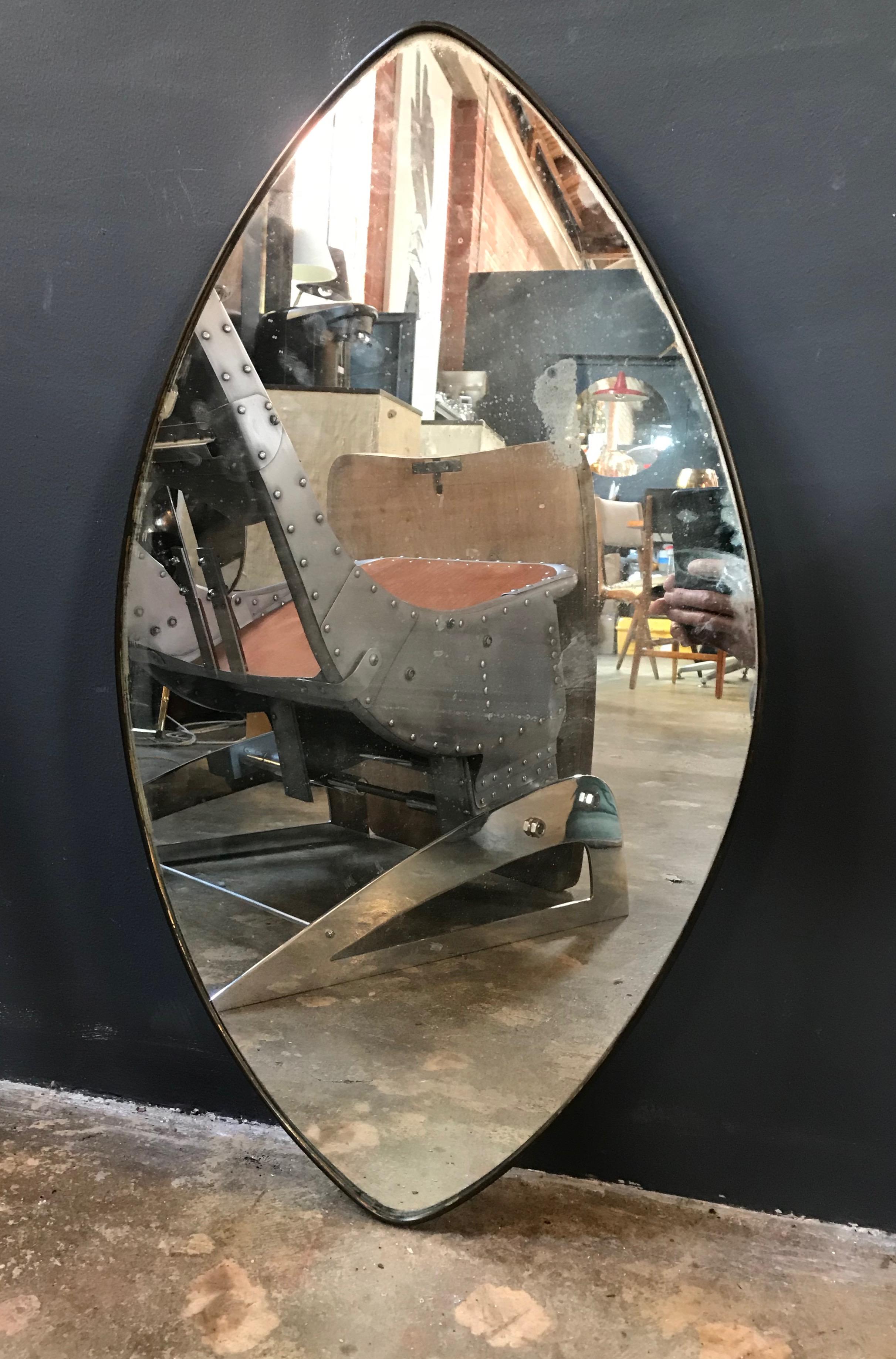Italian Midcentury Oval Brass Wall Mirror, 1950s In Good Condition In Los Angeles, CA