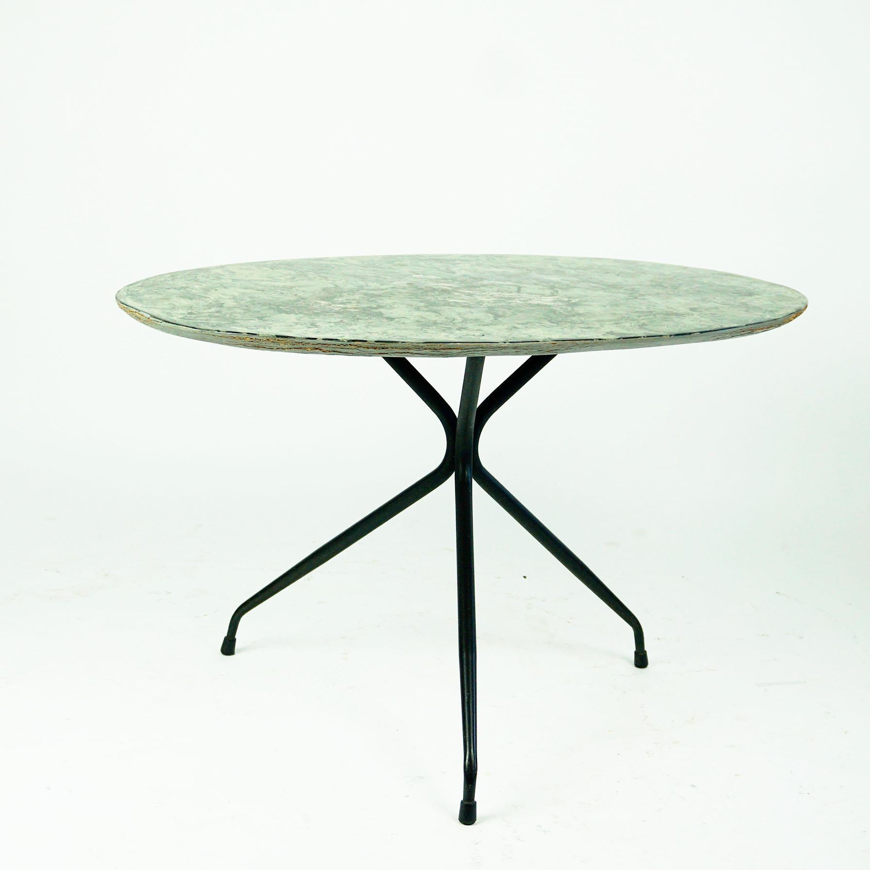 Italian Midcentury Oval Cocktail or Coffee Table with Faux Green Marble Top In Good Condition In Vienna, AT