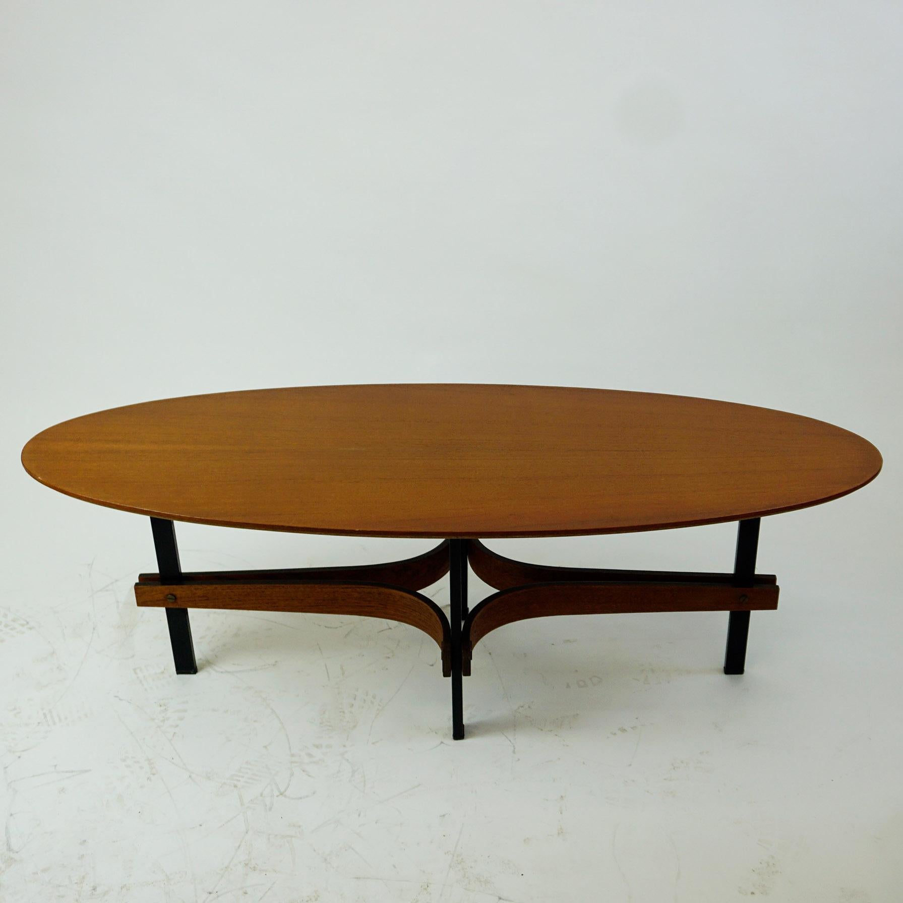 Italian Midcentury oval Teak Coffee or Cocktail Table at 1stDibs