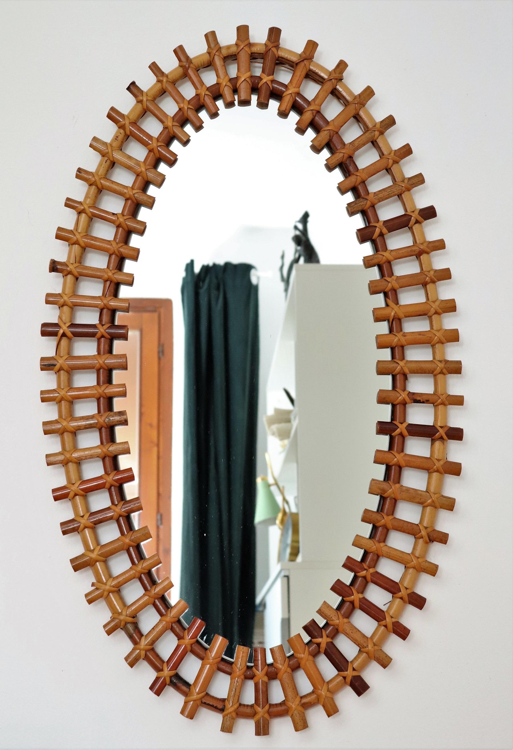 Italian Midcentury Oval Wall Mirror With Bamboo Frame, 1960s In Good Condition In Morazzone, Varese