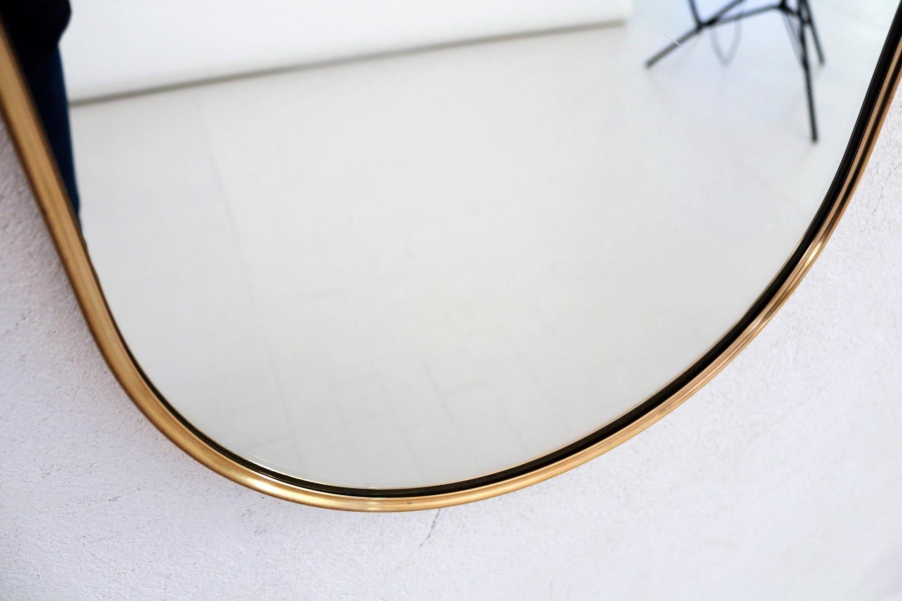 Italian Midcentury Oval Wall Mirror with Brass Frame, 1970s 1