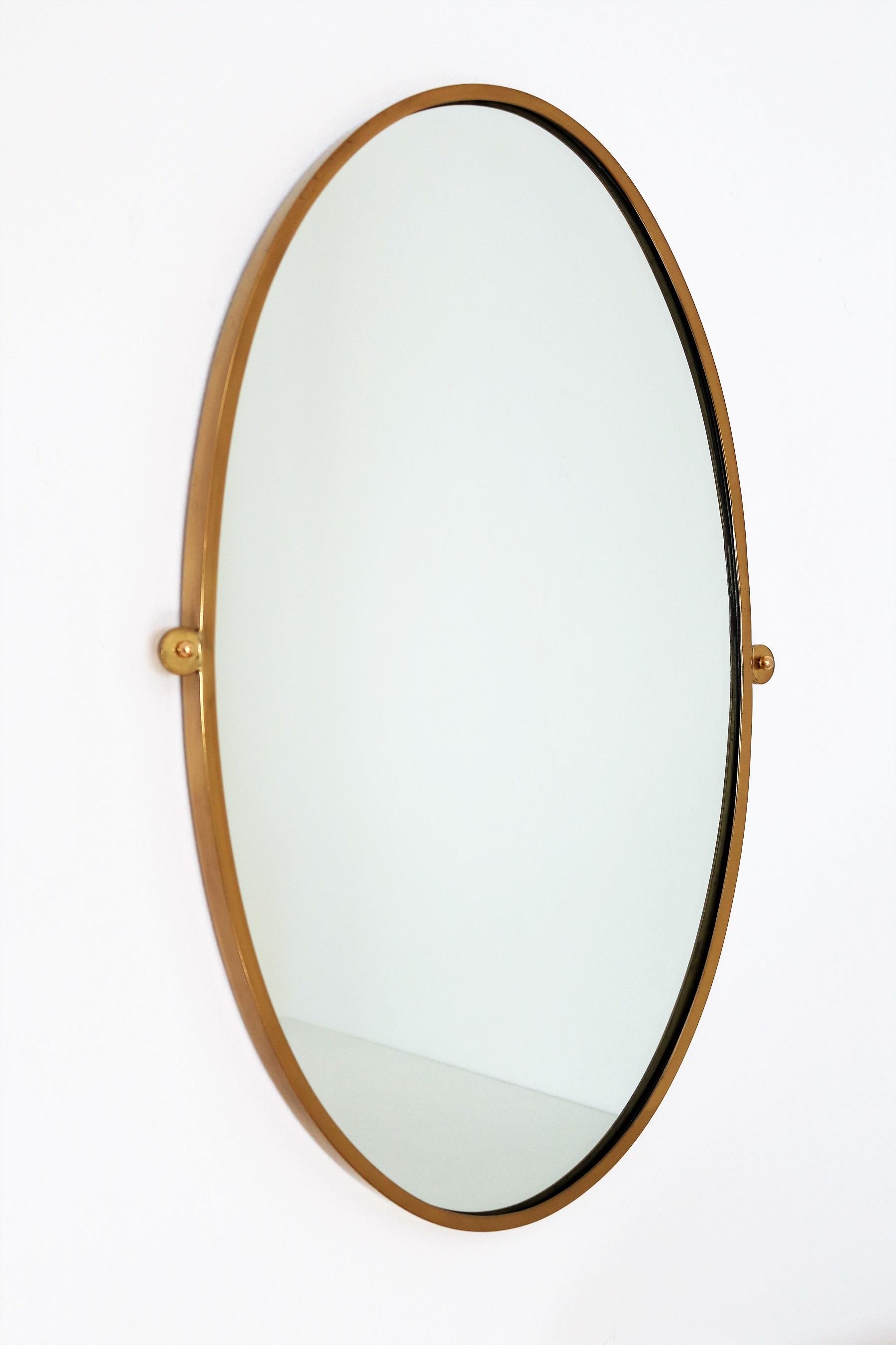 Italian Midcentury Oval Wall Mirror with Brass Frame and Details, 1970s 5