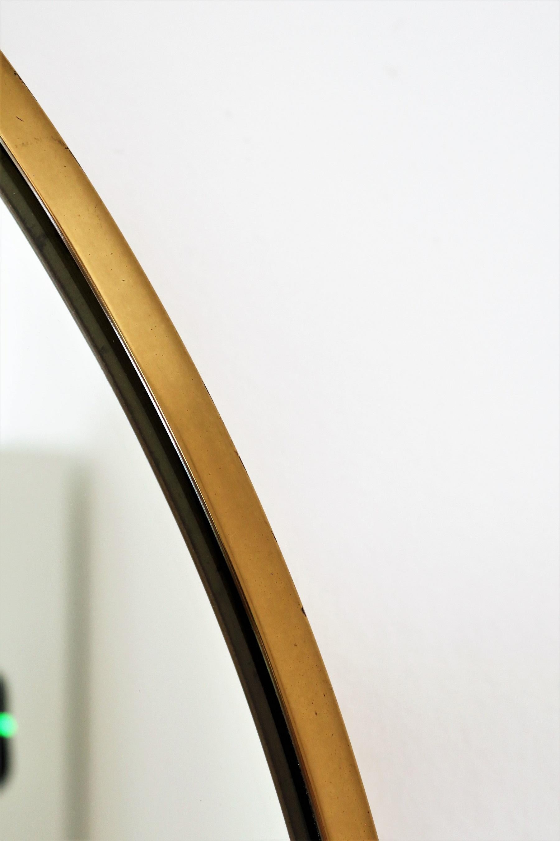 Italian Midcentury Oval Wall Mirror with Brass Frame and Details, 1970s 2