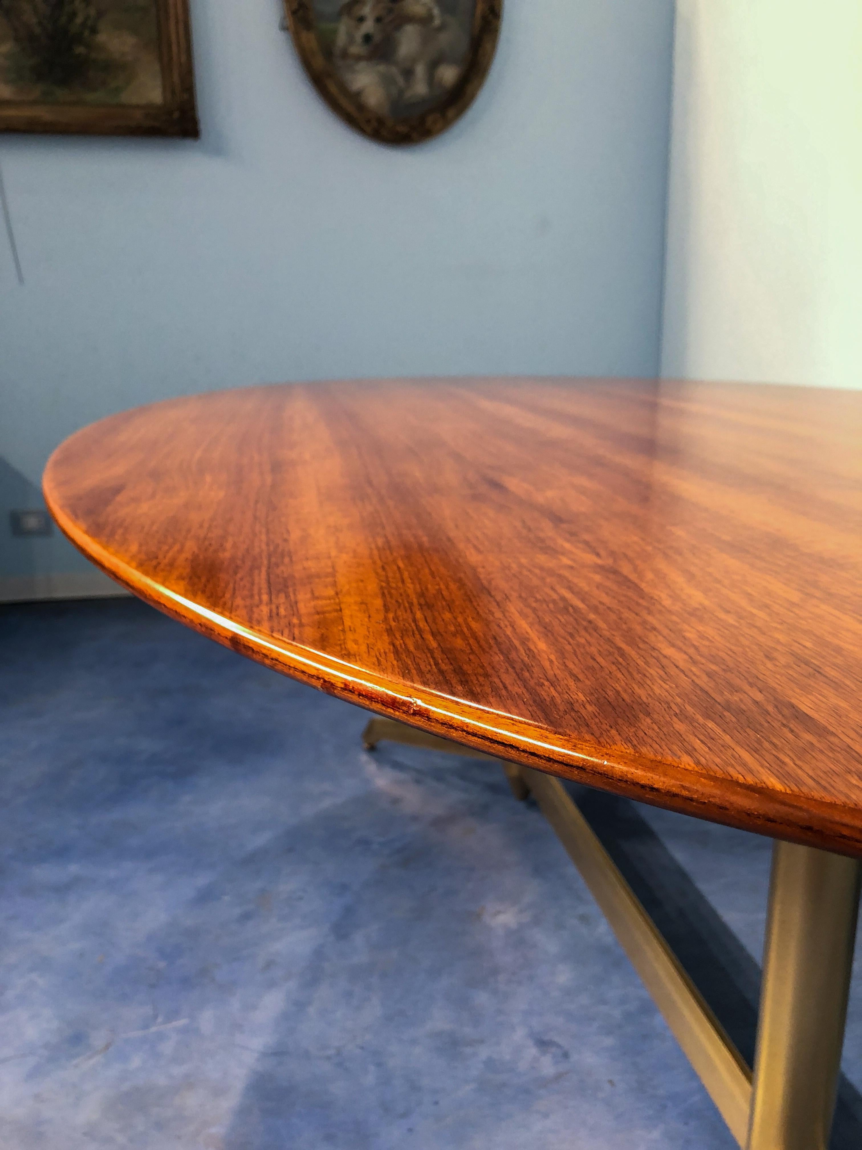 Italian Midcentury Oval Walnut Dining Table, 1950s 4