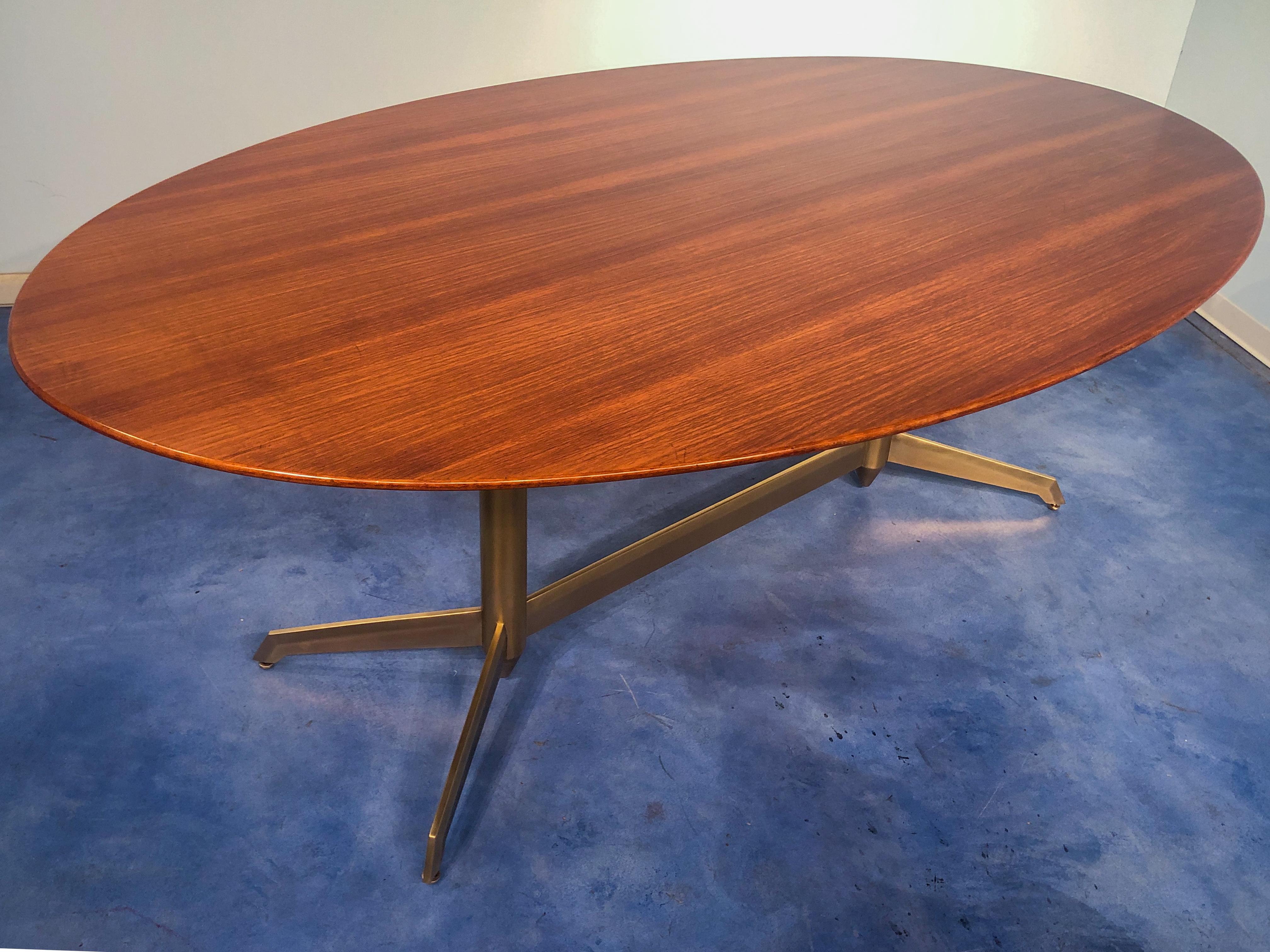 Italian Midcentury Oval Walnut Dining Table, 1950s 7