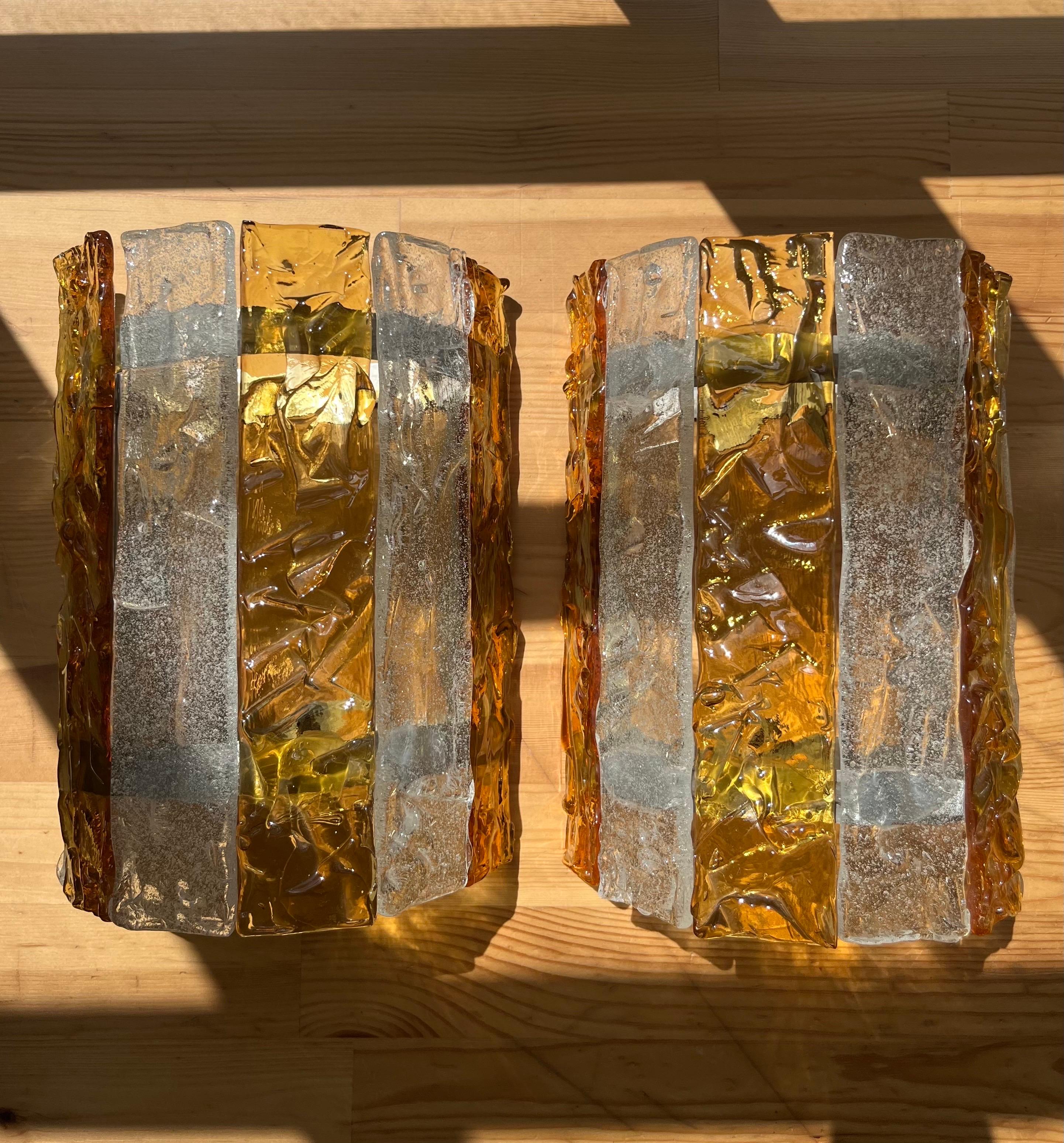 Coppia di lampade da parete in ambra trasparente di Mazzega Murano, anni '70 In condizioni buone in vendita a Badajoz, Badajoz