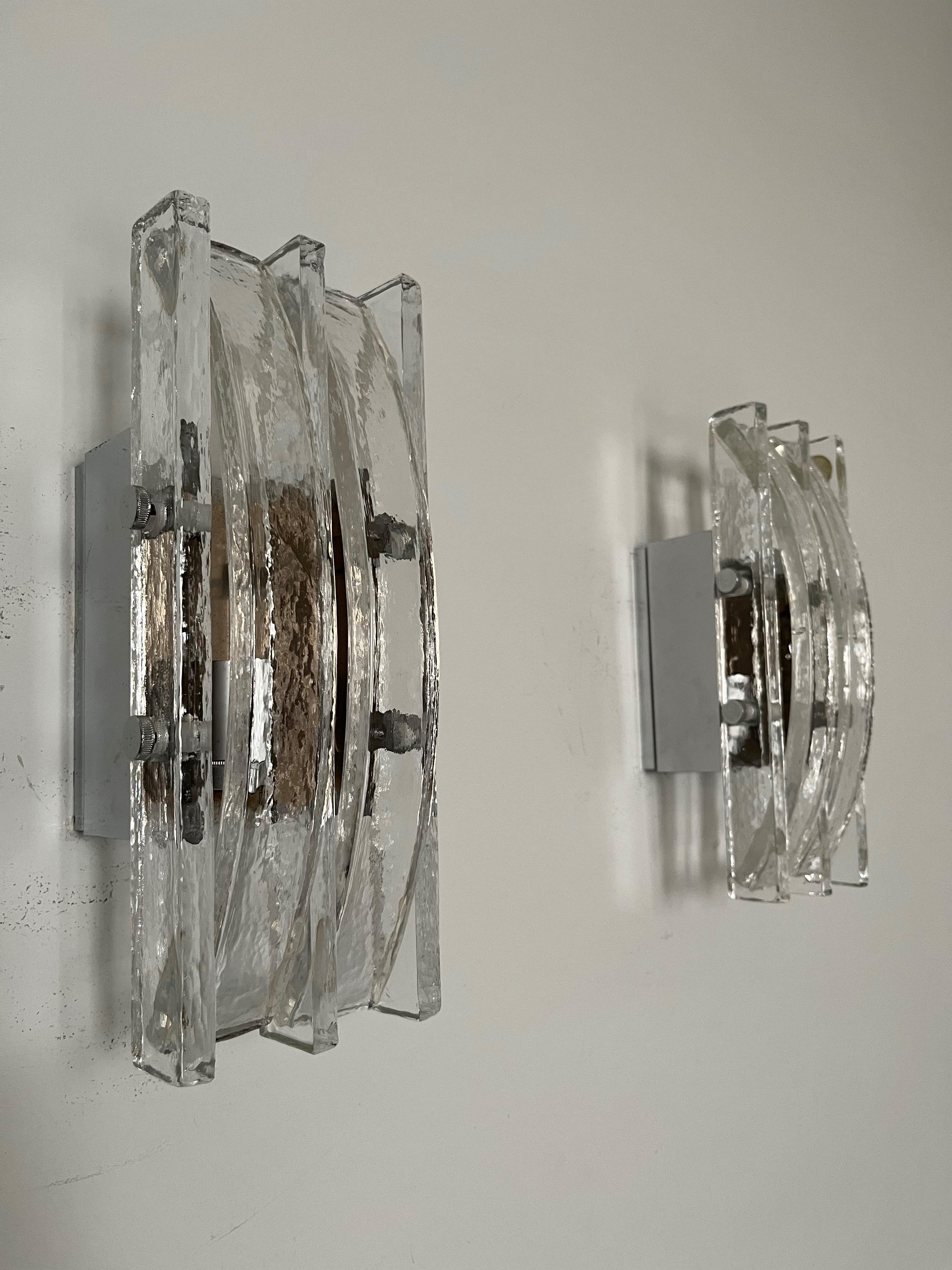 Italian Midcentury Pair of Clear Murano Wall Sconces by Poliarte, 1970s In Good Condition For Sale In Badajoz, Badajoz