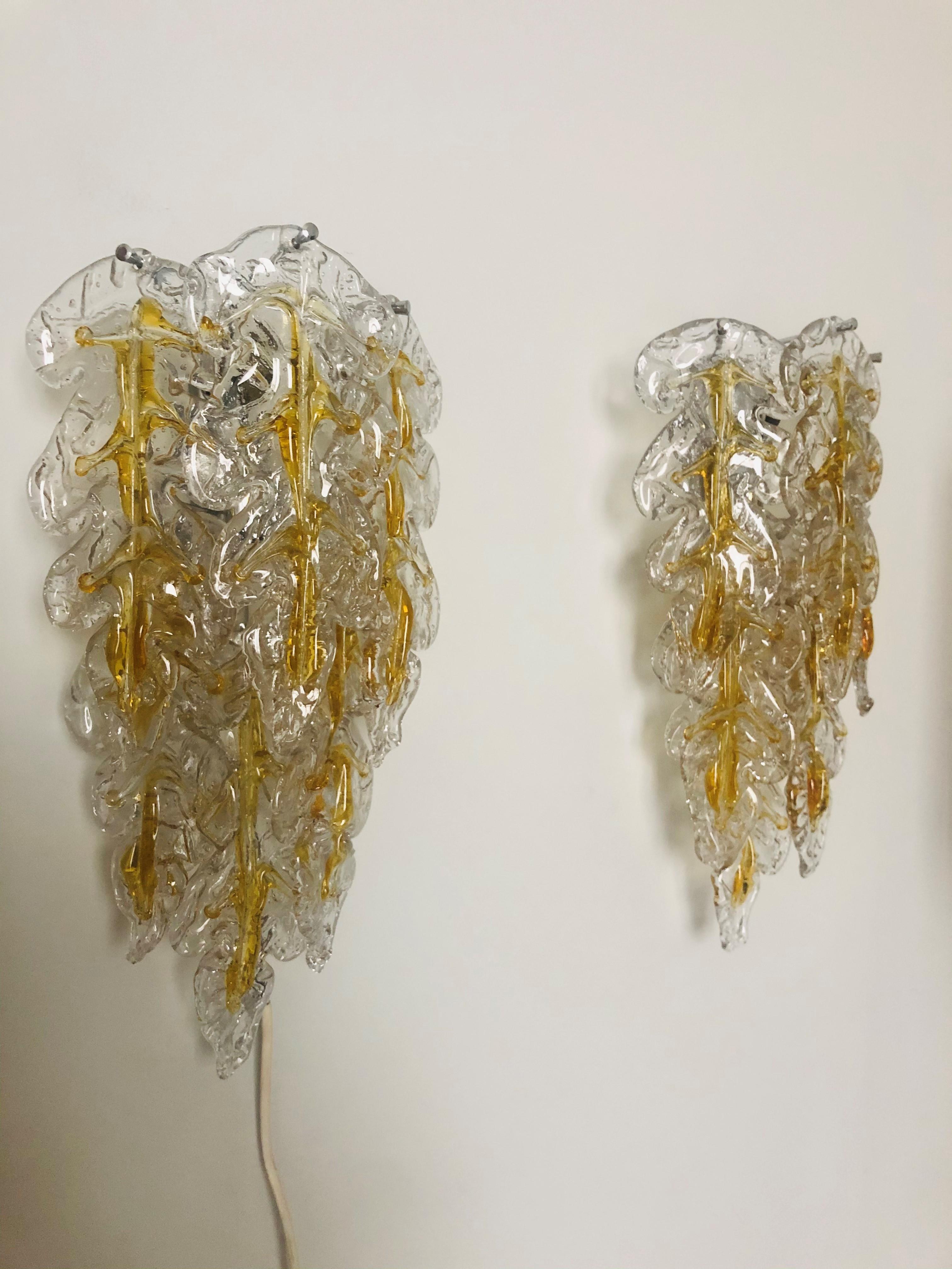 Italian Midcentury Pair of Murano Leaf Glass Wall Sconces by Mazzega, 1970s 7