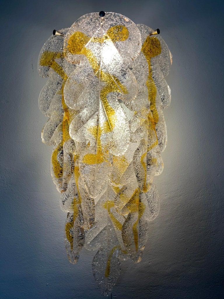Italian Midcentury Pair of Murano Leaf Glass Wall Sconces by Mazzega, 1970s In Good Condition For Sale In Badajoz, Badajoz