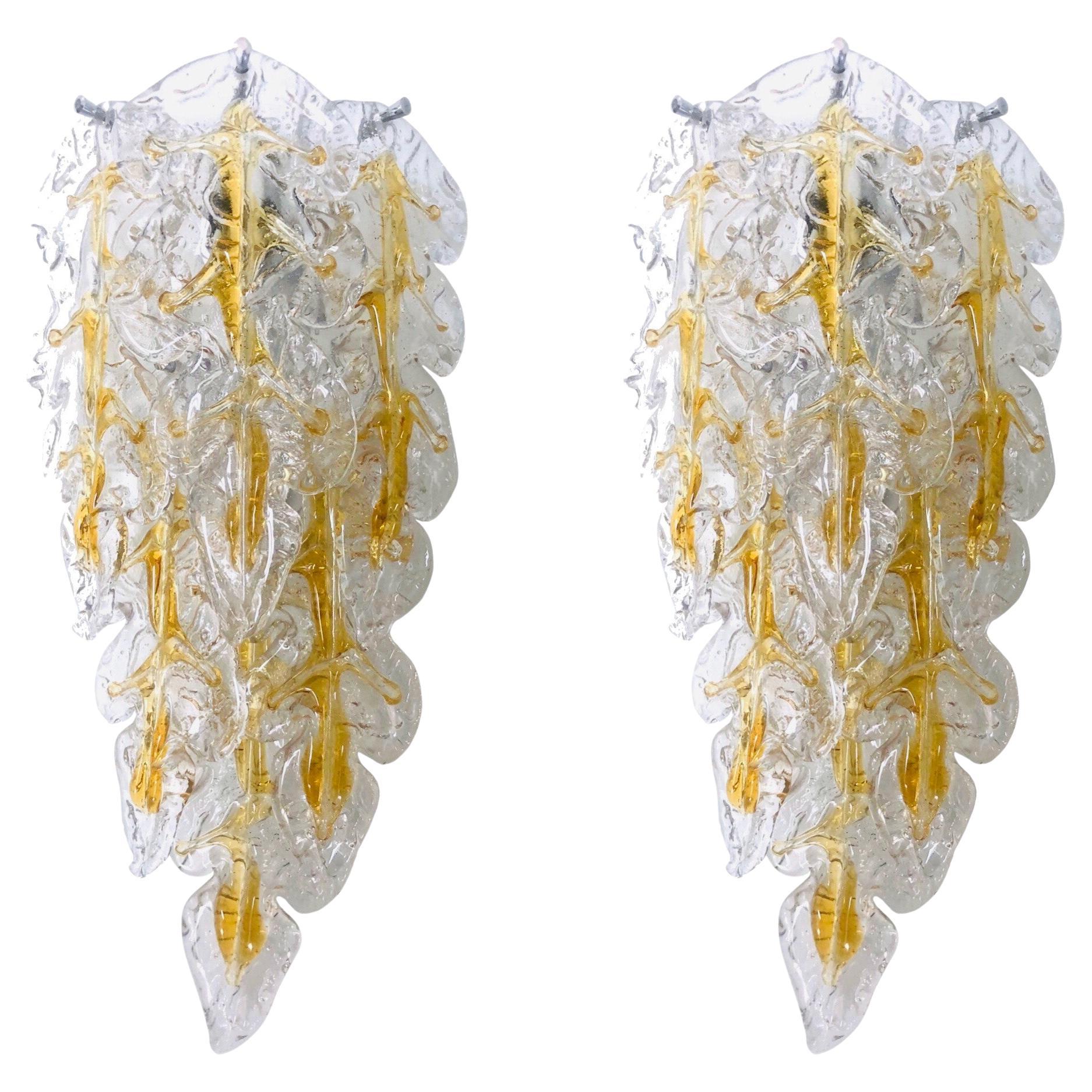 Paire d'appliques murales italiennes du milieu du siècle dernier en verre de Murano à feuilles par Mazzega, 1970