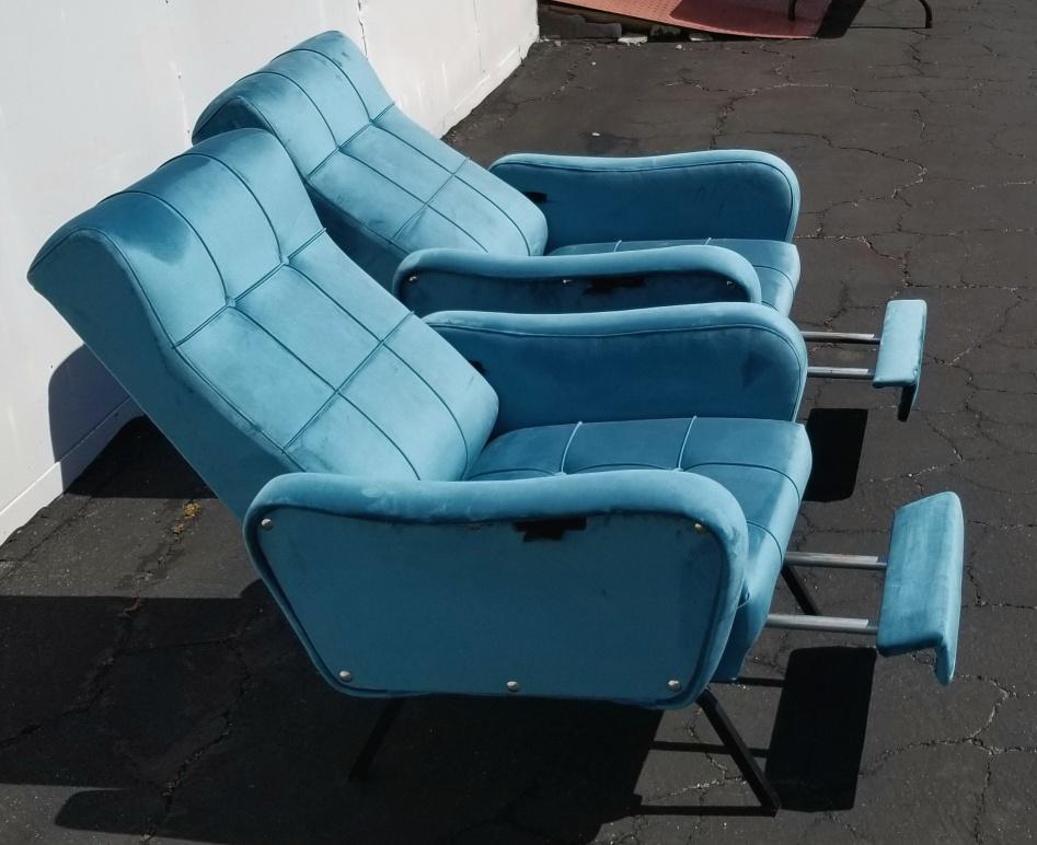 Mid-Century Modern Italian Midcentury pair of Reclining Chairs For Sale