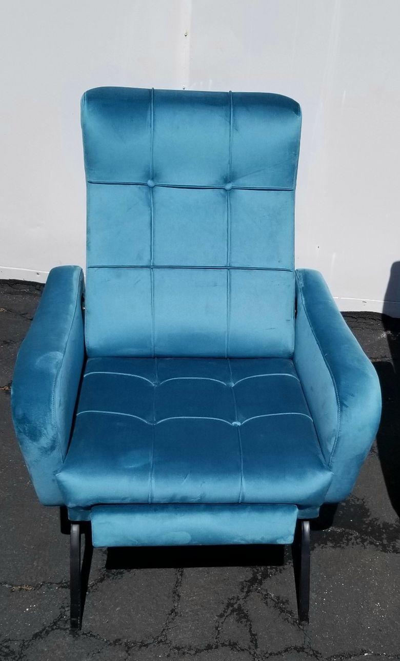 Upholstery Italian Midcentury pair of Reclining Chairs For Sale