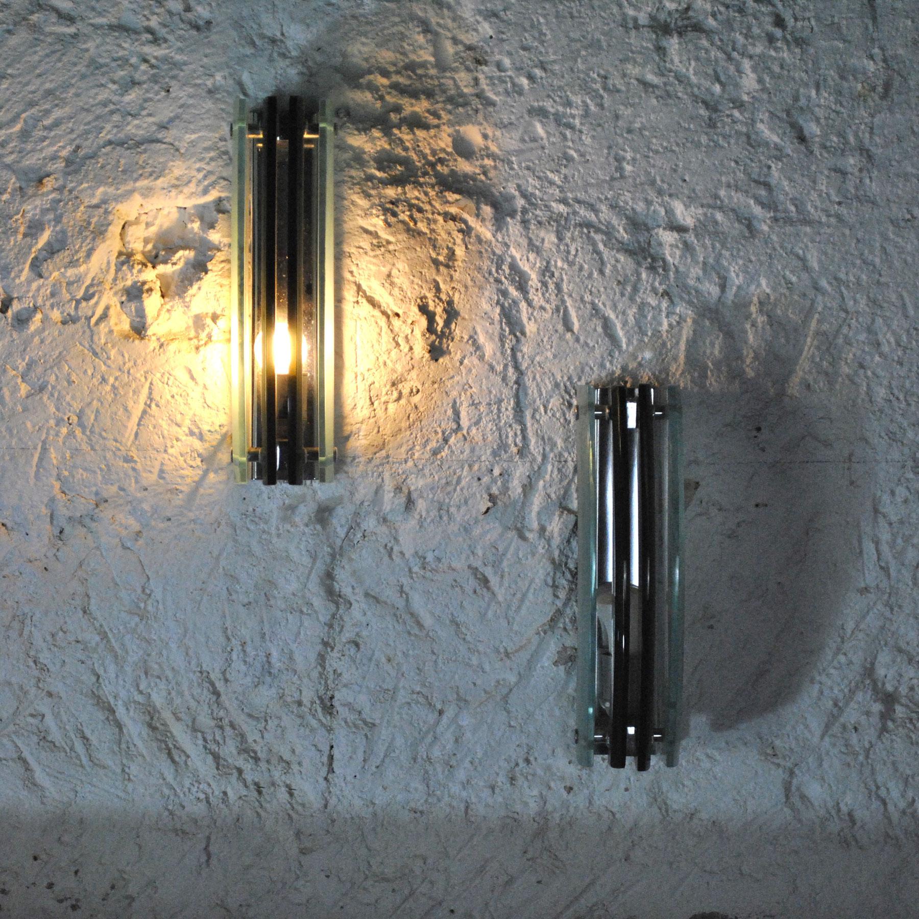 Italian Midcentury Pair of Sconces in the Style Fontana Arte For Sale 2