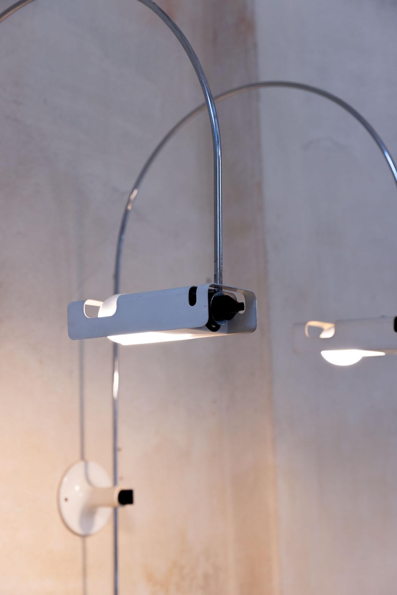 Mid-20th Century Italian midcentury pair of Spider wall lamps by Joe Colombo for Oluce For Sale
