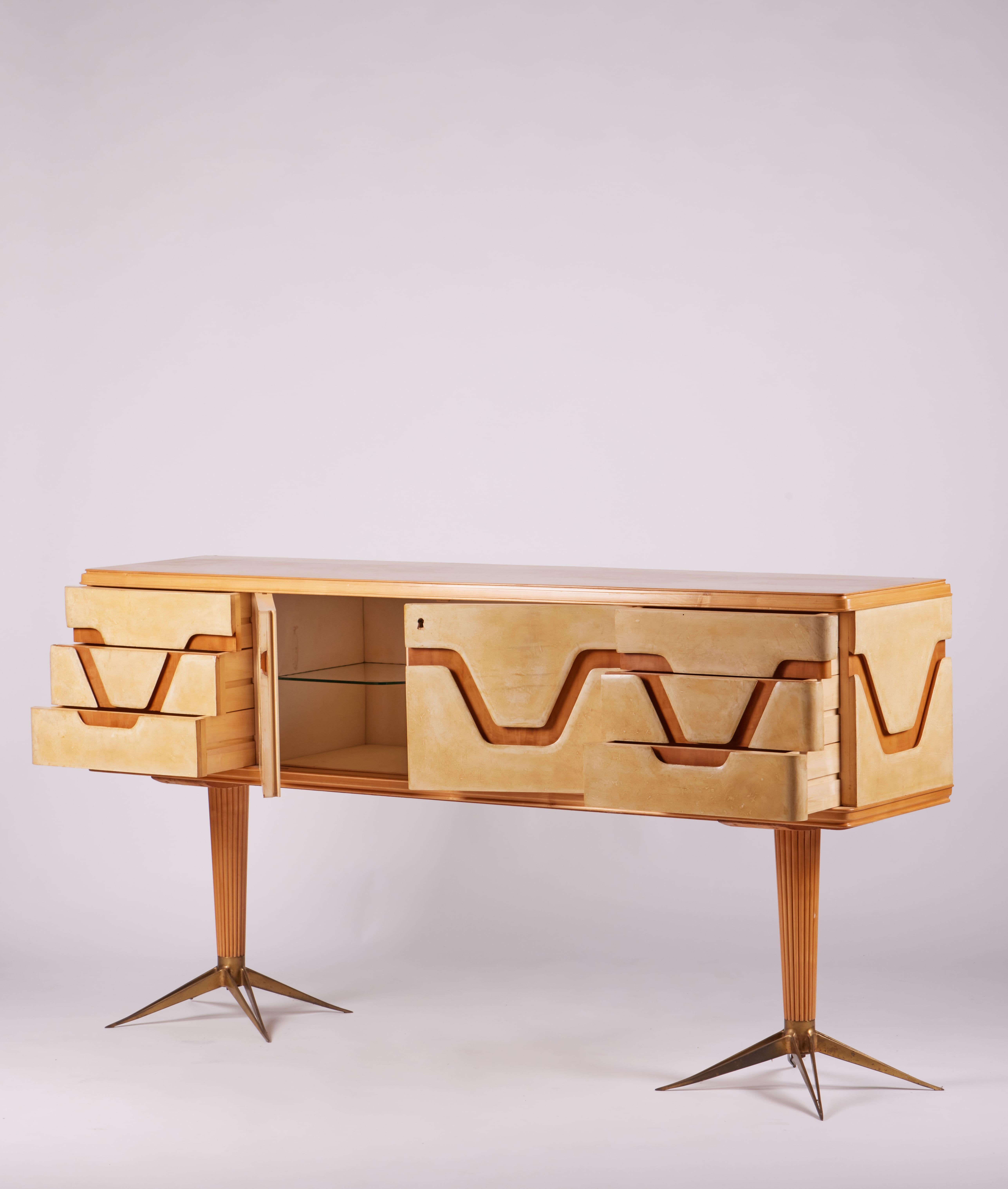 Italian Midcentury Parchment and Walnut Sideboard with Brass Legs, 1940s In Good Condition For Sale In Milan, IT