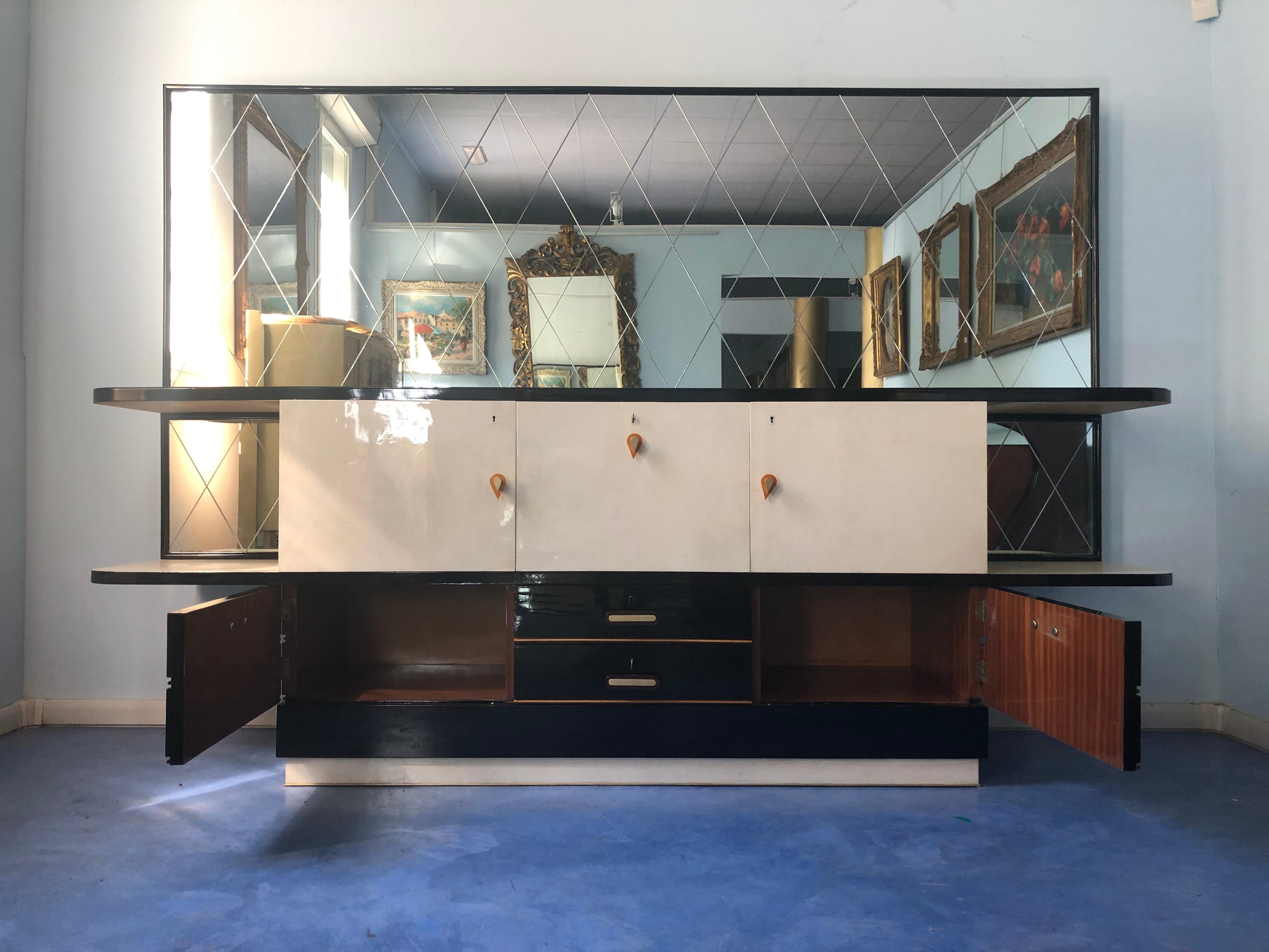 Italian Midcentury Parchment Black Lacquered Sideboard, 1950 For Sale 5