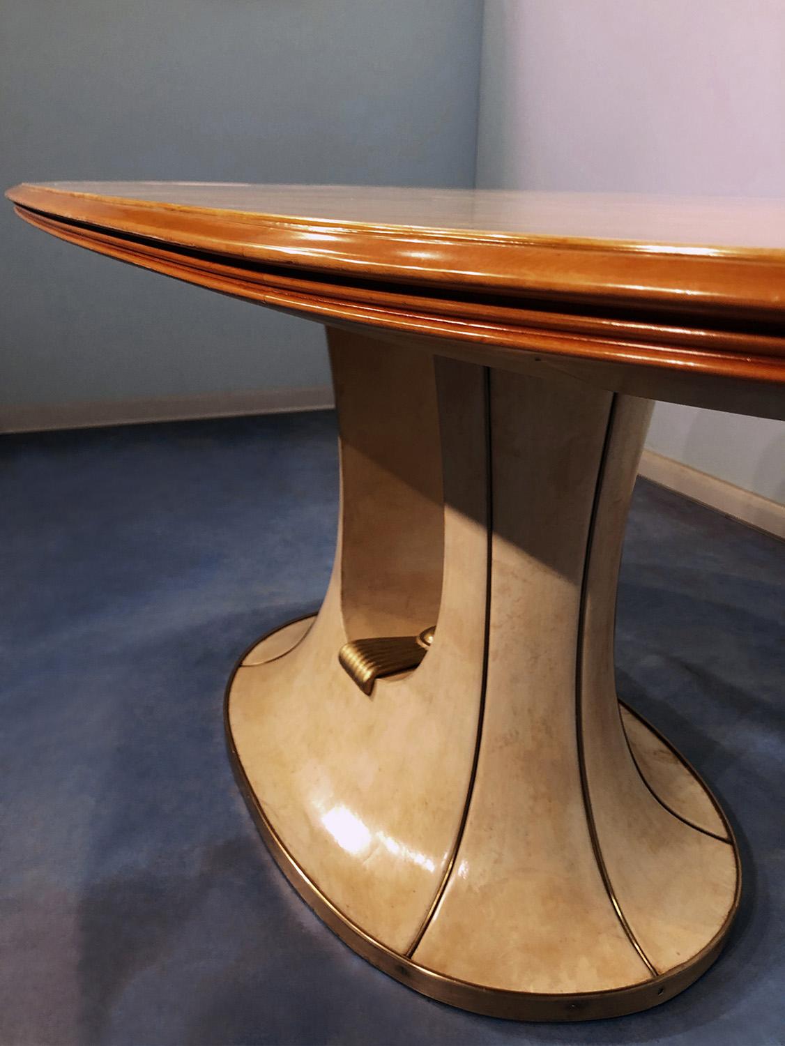 Italian Mid-Century Oval Parchment Dining Table by Vittorio Dassi, 1950s In Good Condition In Traversetolo, IT