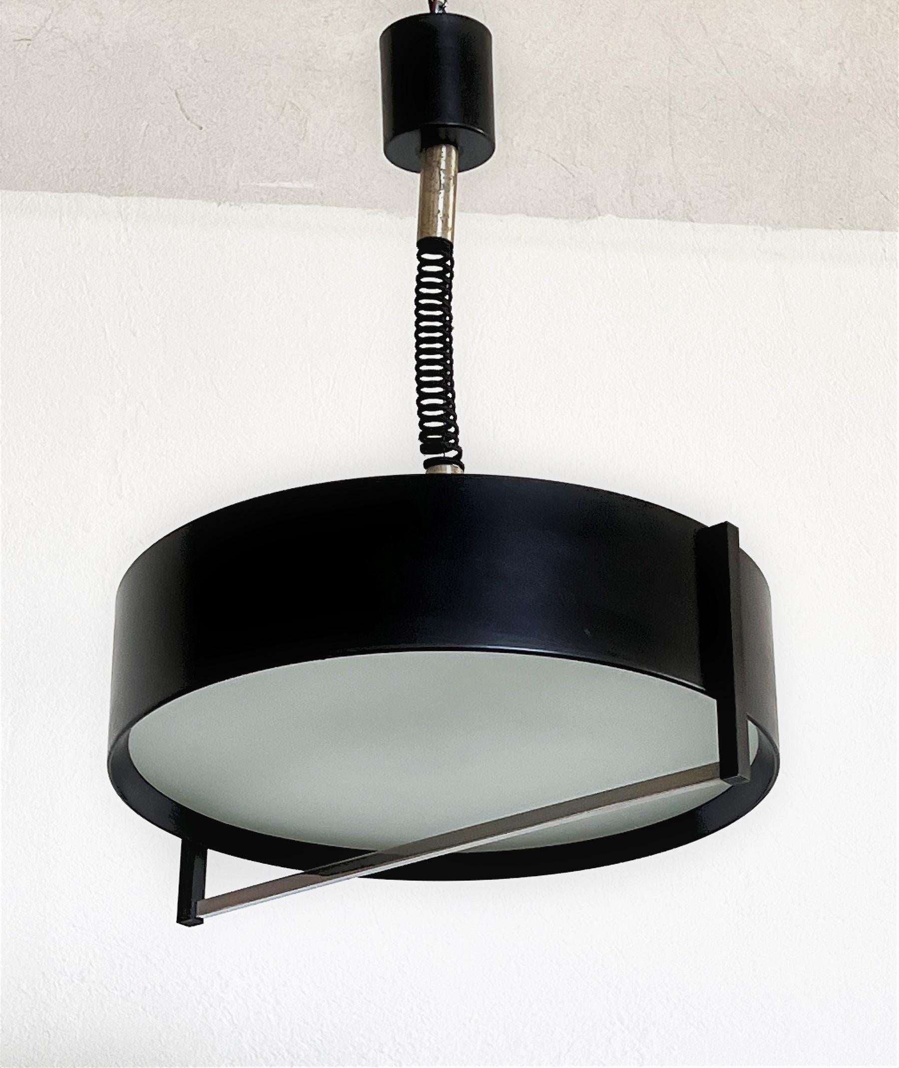 Italian Stilnovo Pendant Lamp in Metal and Glass, 1960s In Good Condition For Sale In Morazzone, Varese