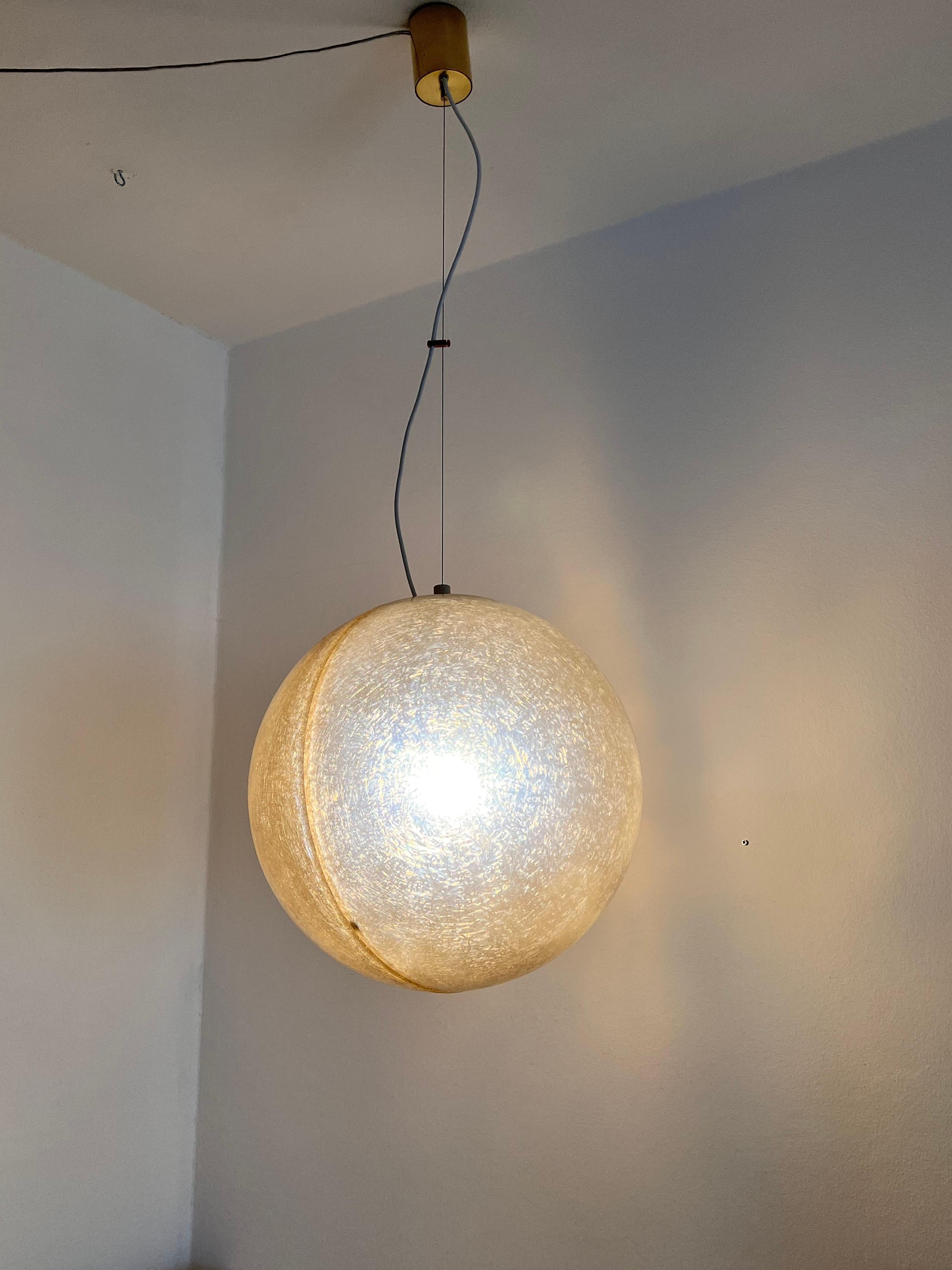 Italian Midcentury Pendant Light in Fiberglass, 1960s 1