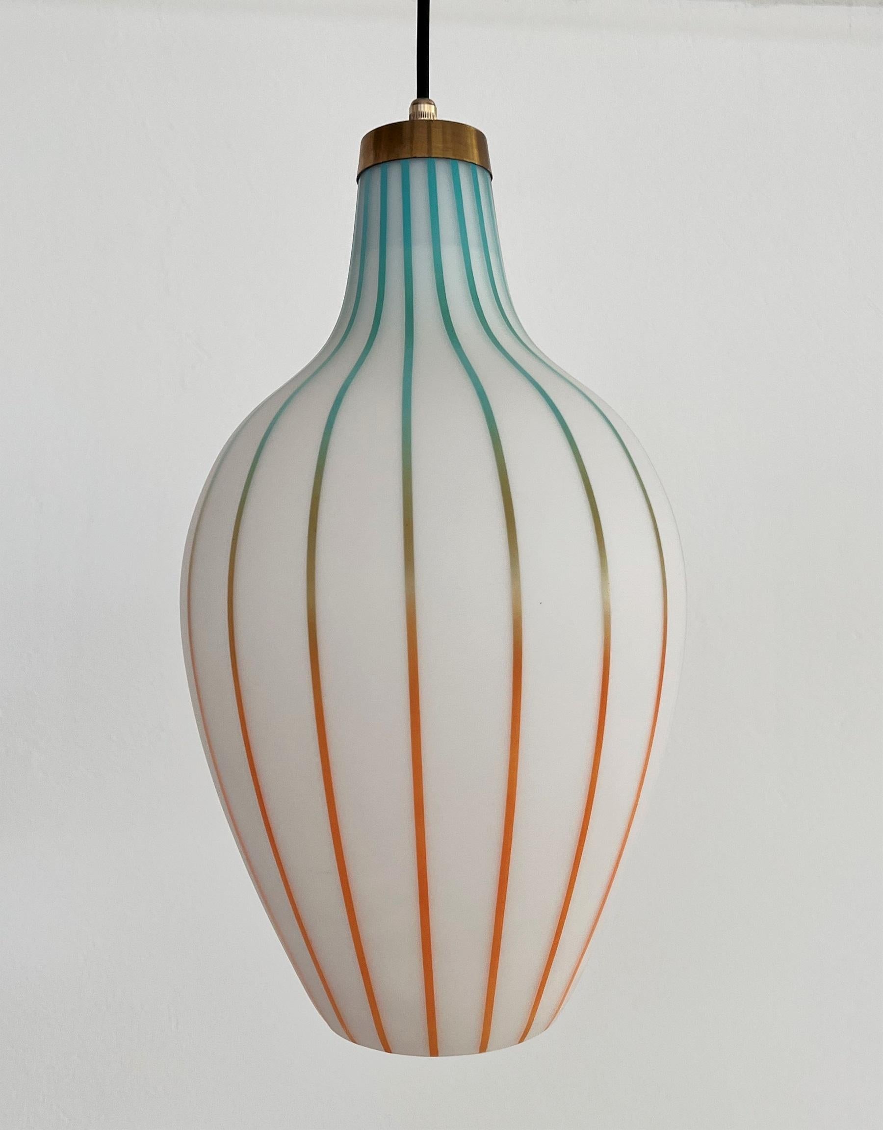 Lampe à suspension italienne du milieu du siècle dernier avec verre de Murano de style Massimo Vignelli, années 60 Bon état - En vente à Morazzone, Varese